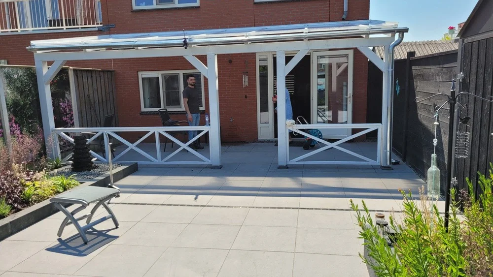 Veranda aan de woning