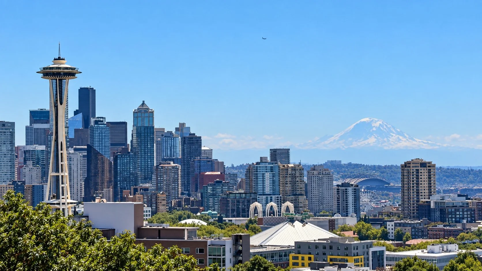 Seattle skyline and Mount Rainier from Kerry Park