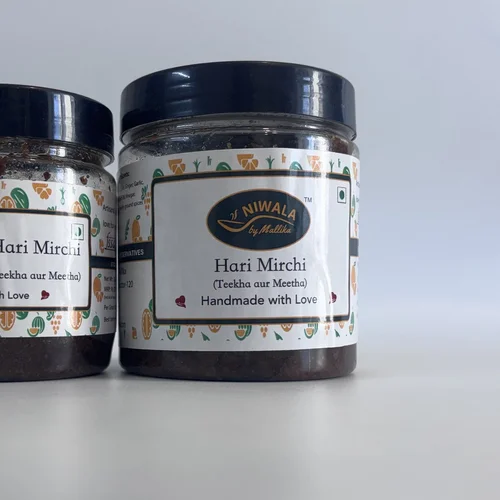 Jar of Niwala Hari Mirchi