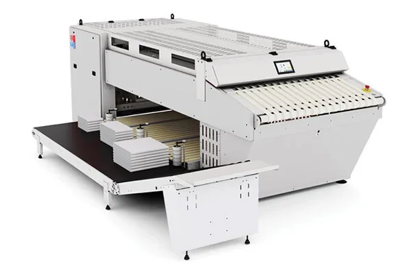 Automatic linen and towel folding machine