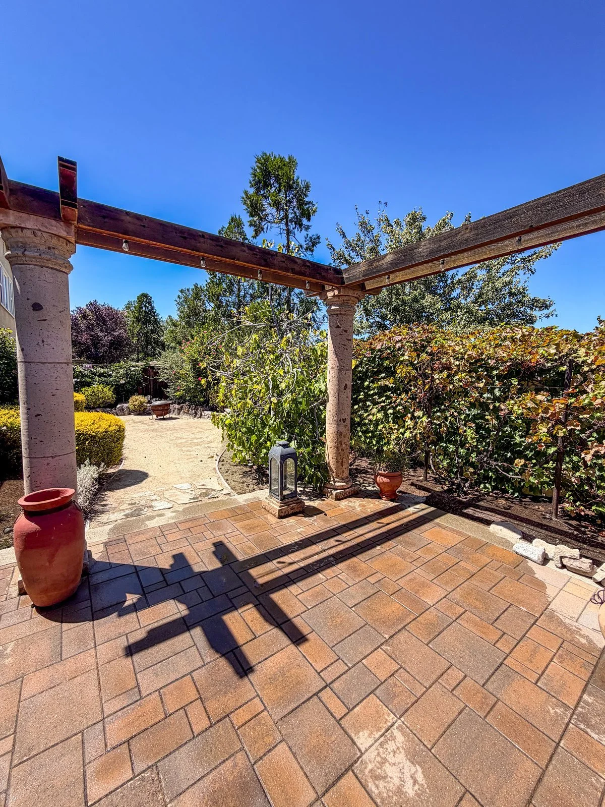 Pergola Walkway & Garden Area