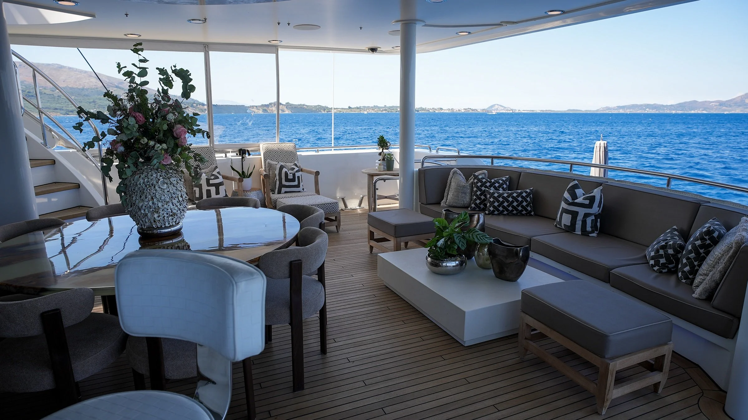 Aft deck lounge and dining area