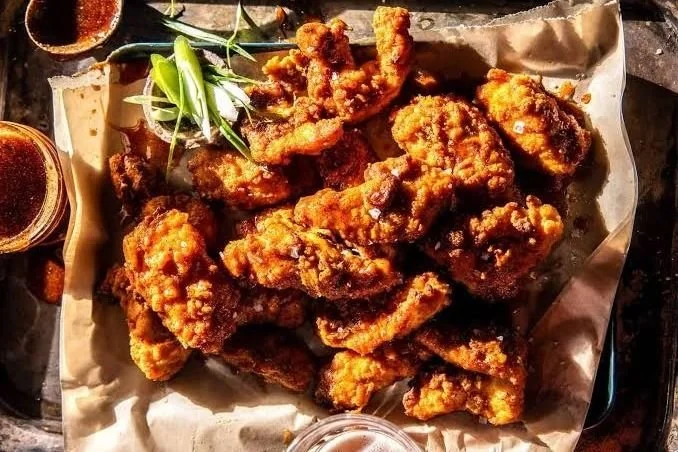 Crispy fried chicken tenders with dipping sauce