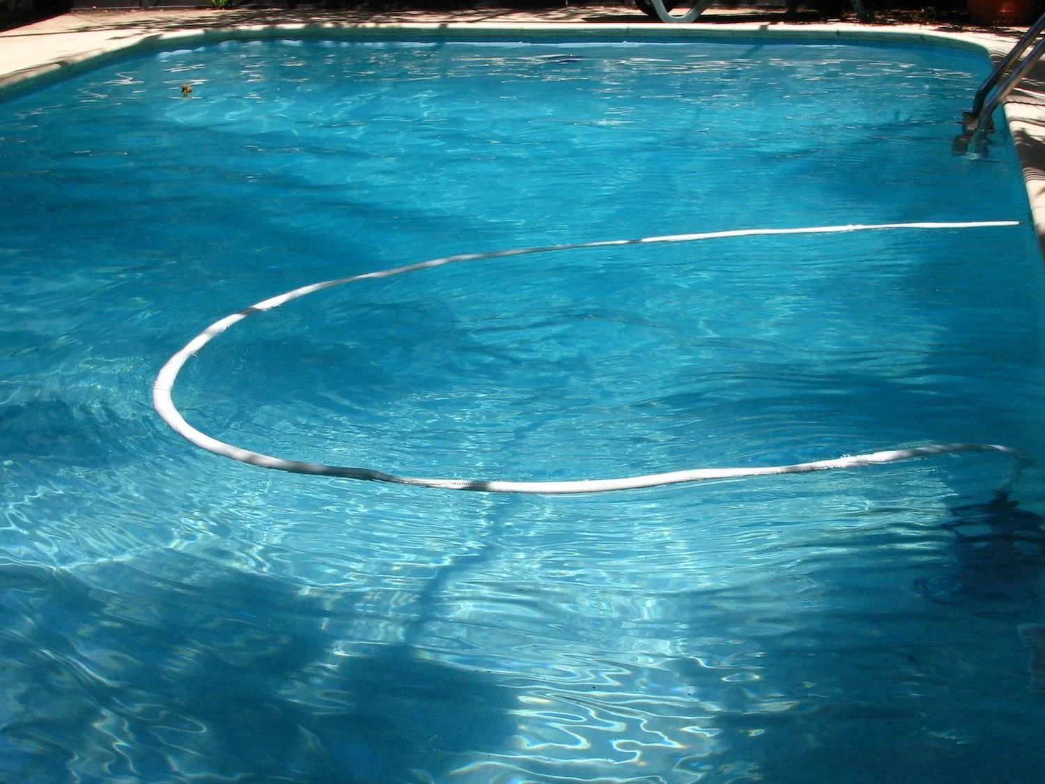 Automatic cleaner hose
