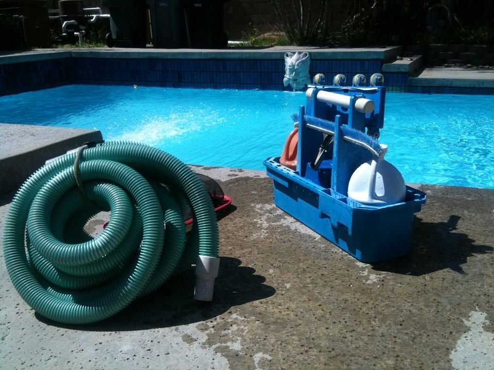Pool vacuum equipment