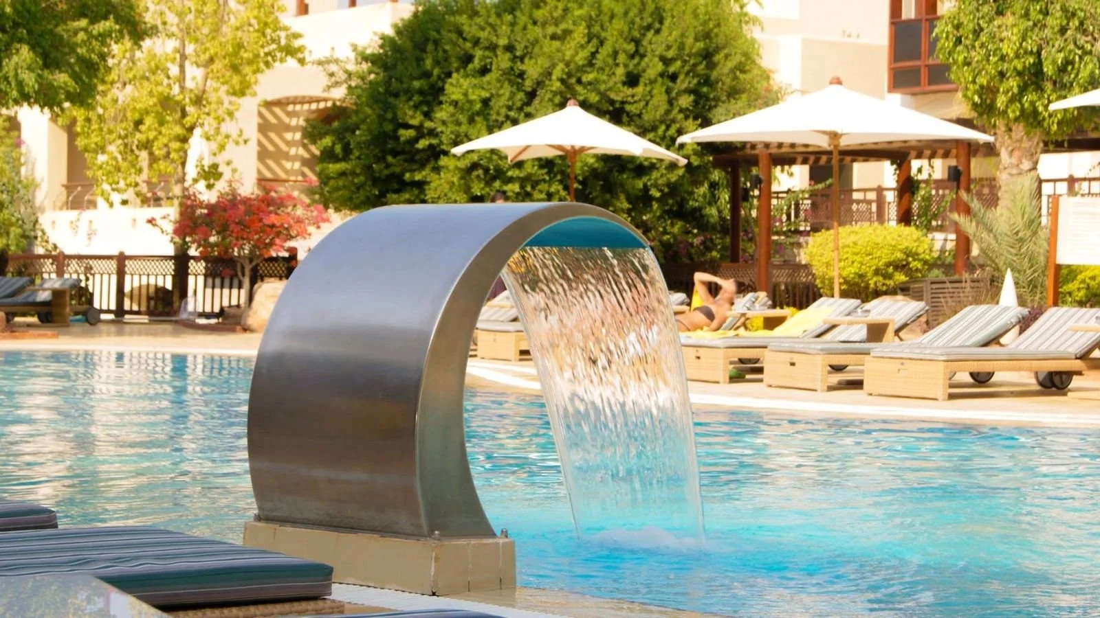 Pool water feature running