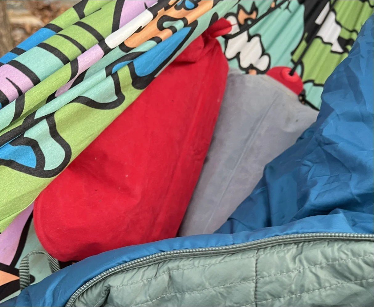 One large formed pillow instead of 3 compartments to eliminate two inflate steps and create a better head support system.