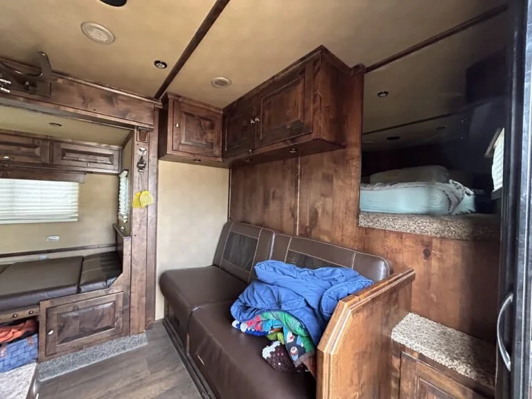 2019 Logan Coach horse area