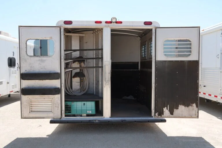 1999 Elite 2H horse area