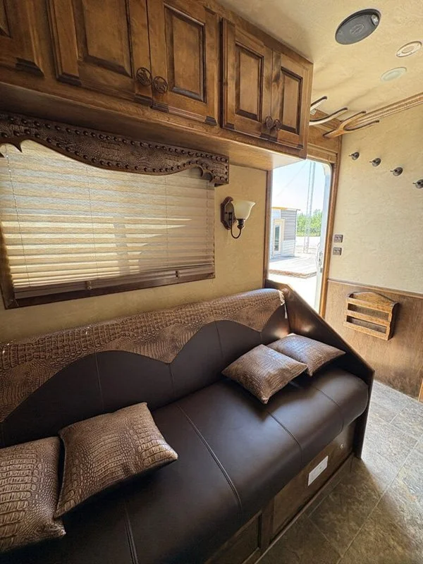 2010 Platinum interior
