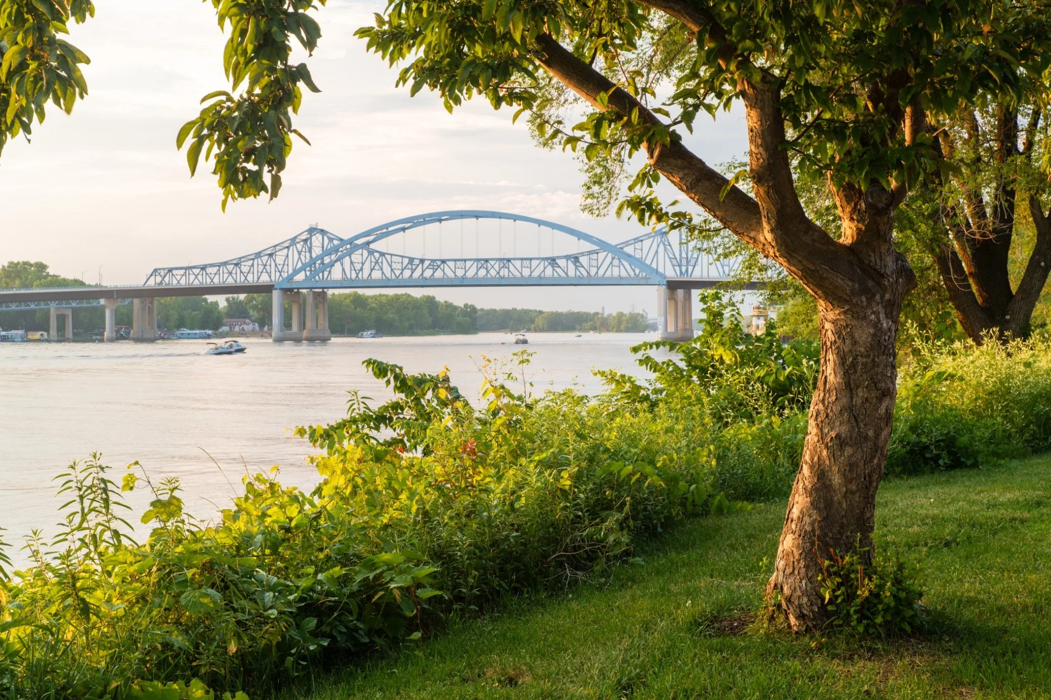 La Crosse’s blue bridges and boats on the Mississippi River