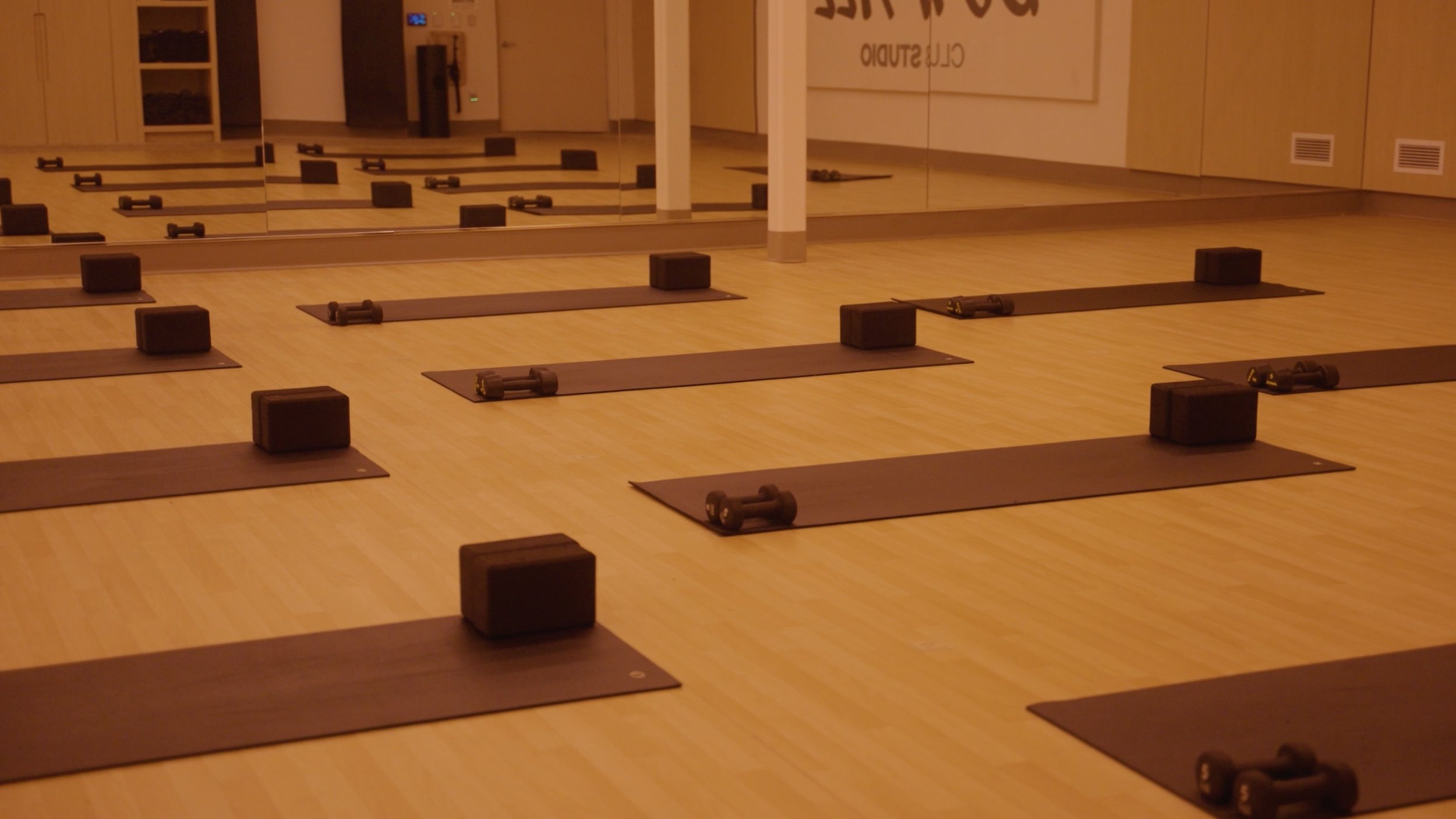 Yoga — still 6