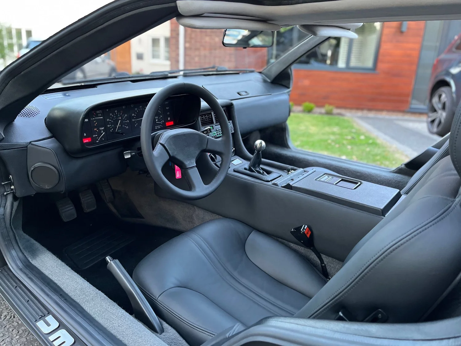 Classic DeLorean DMC-12 restoration – photo 37