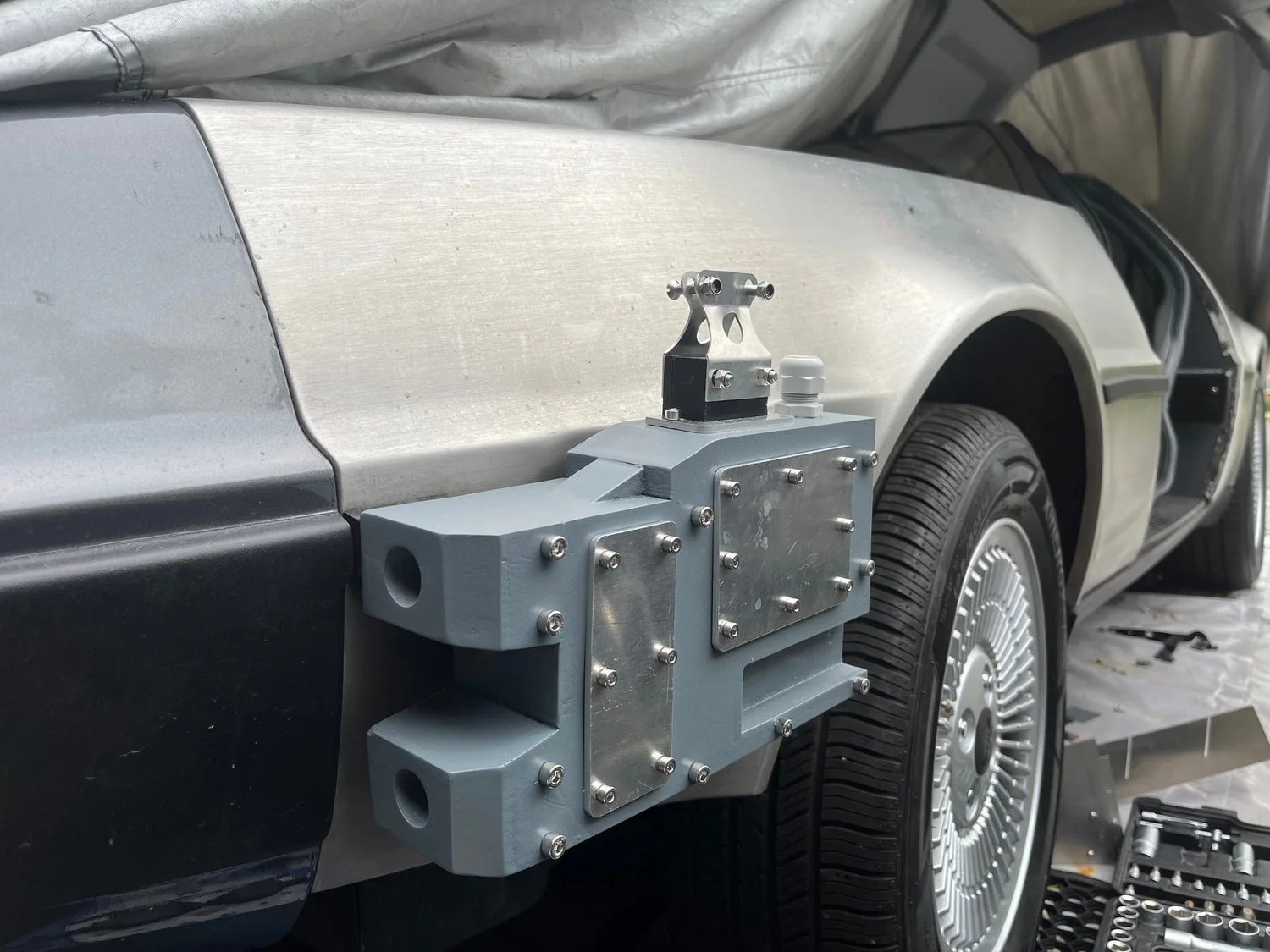 DeLorean time machine build – photo 15