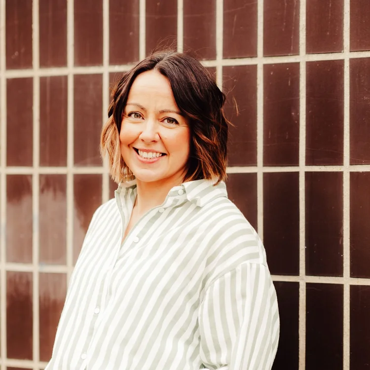Dr Chloe Sharp
