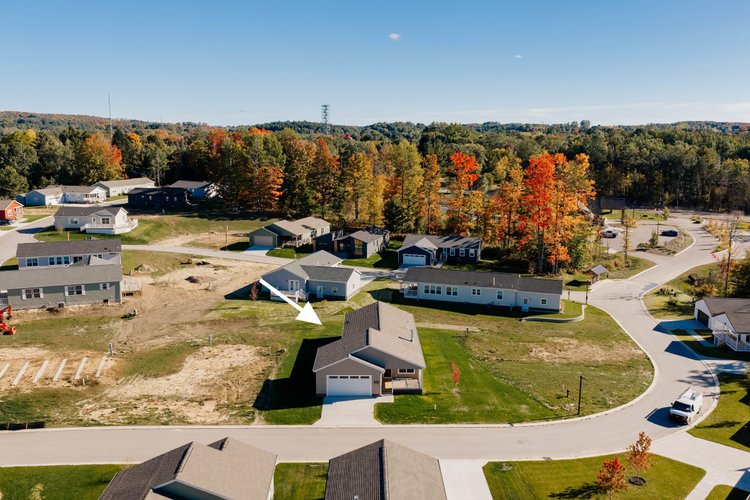 Aerial view with an arrow showing 2148 Alta Vista Dr
