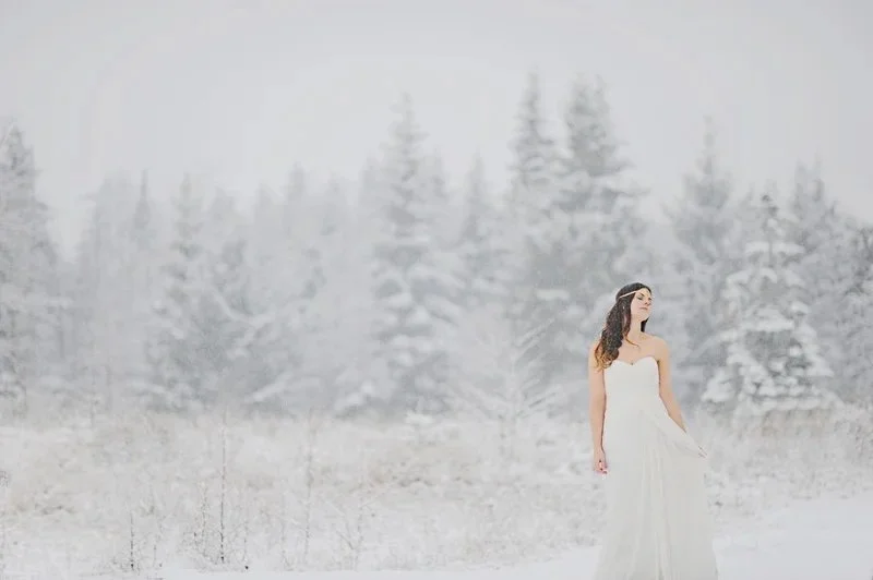 bride in the snow, bride on a snowy day