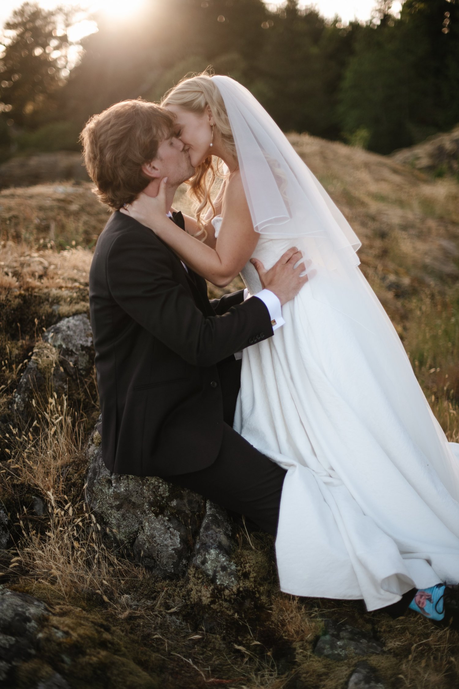 A kiss in the trees