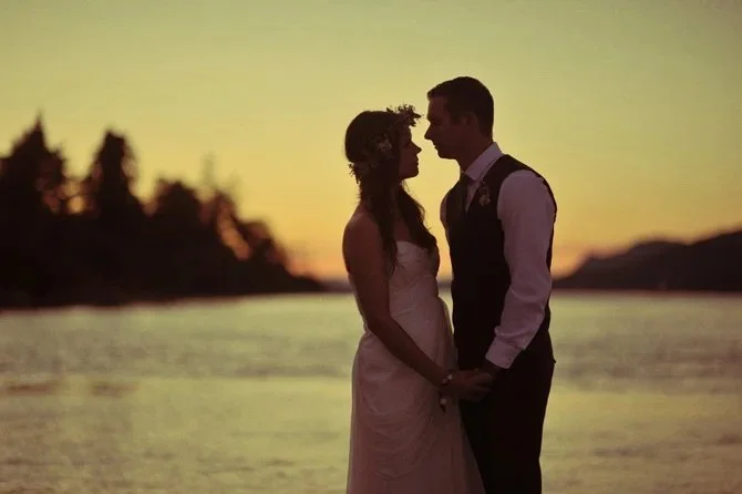 wedding couple sunset