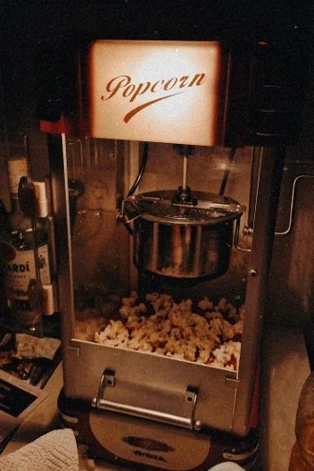 An old-fashioned popcorn machine
