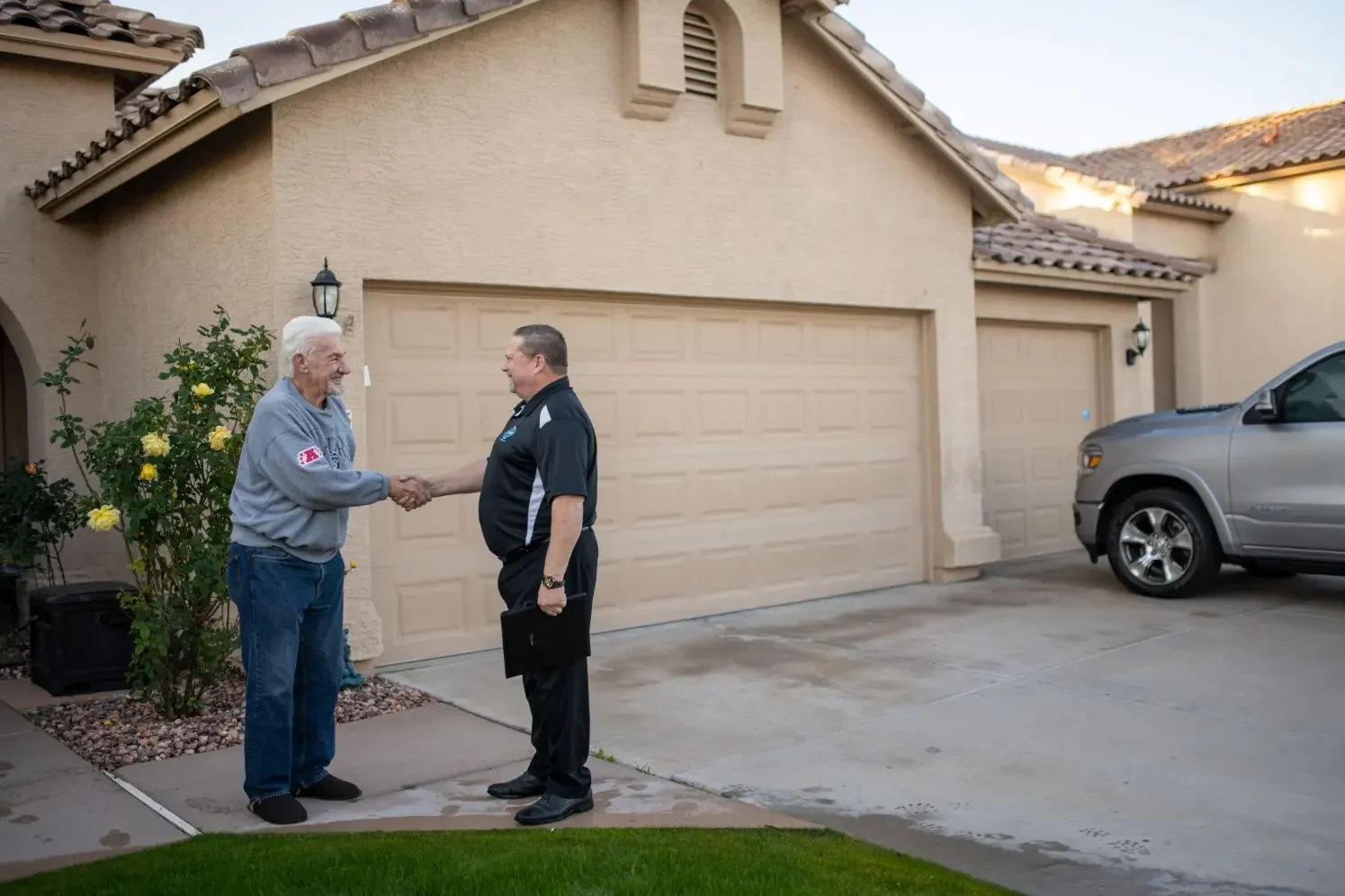 Bed Bugs Arizona arriving at a home, One-Year Bed Bug Warranty in Phoenix, AZ