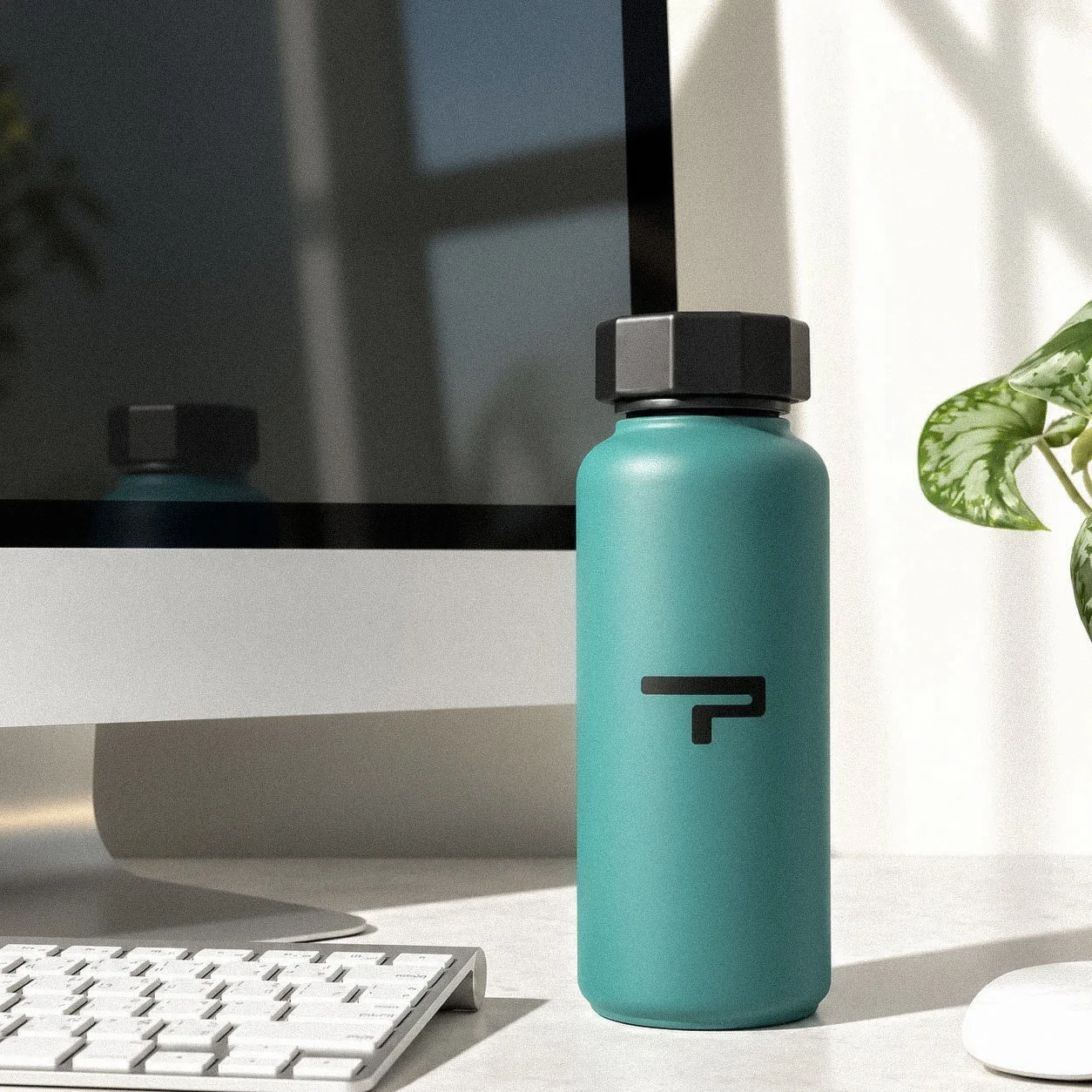 Alba Premium Painting water bottle, designed by Carolina Marques