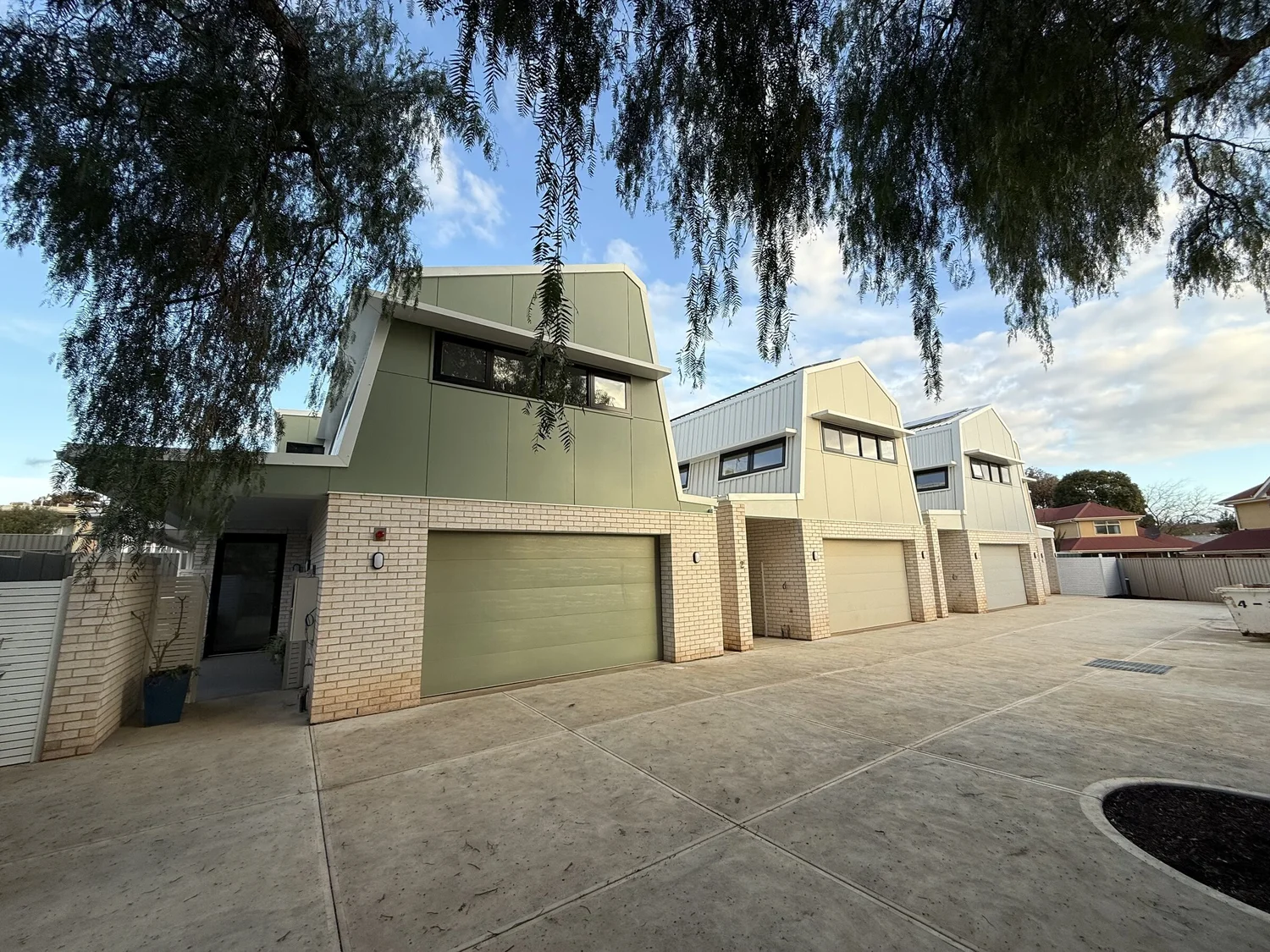 Completed townhouses at 1B Gladstone Street by day