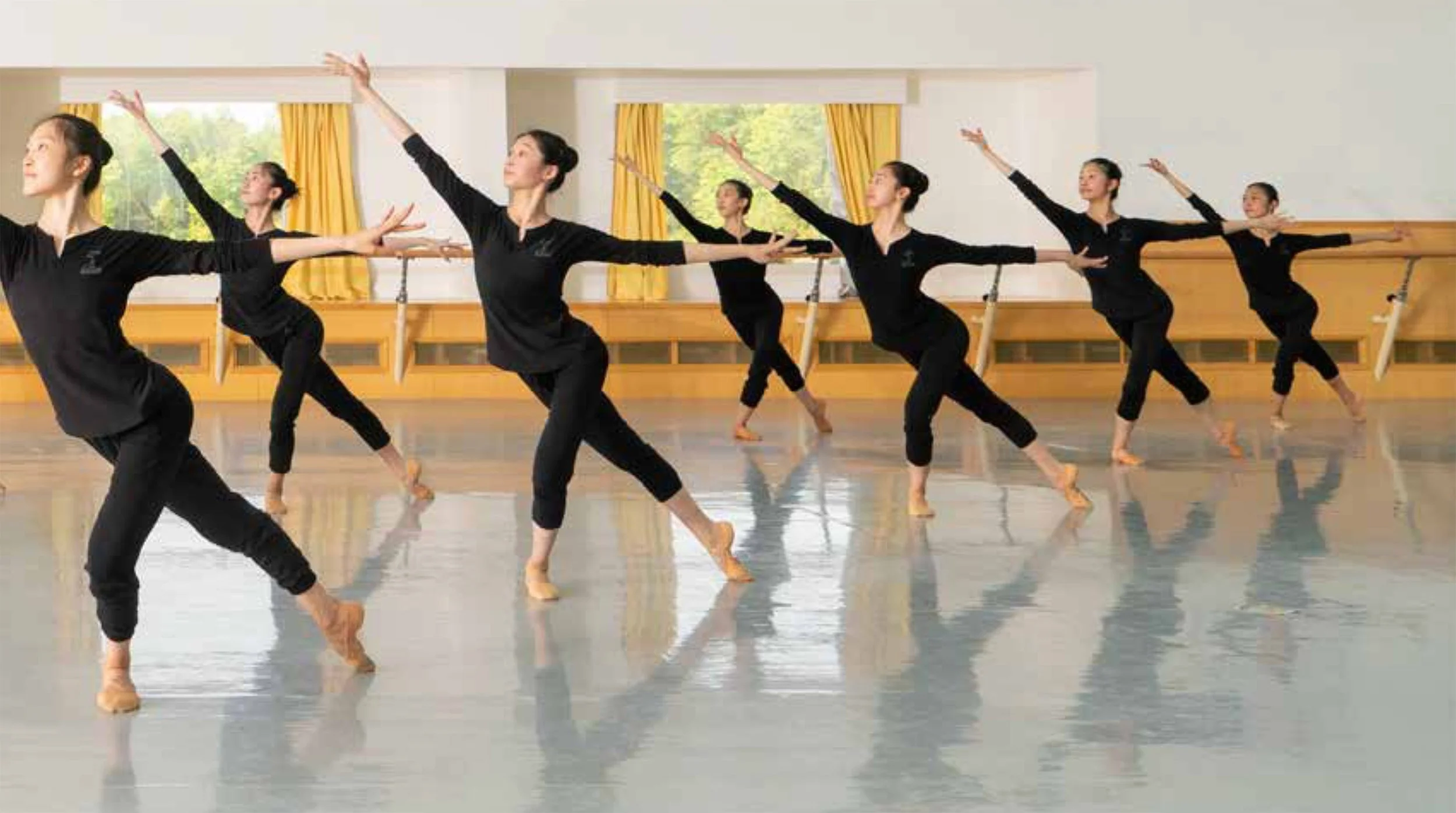Fei Tian College performing arts students in training