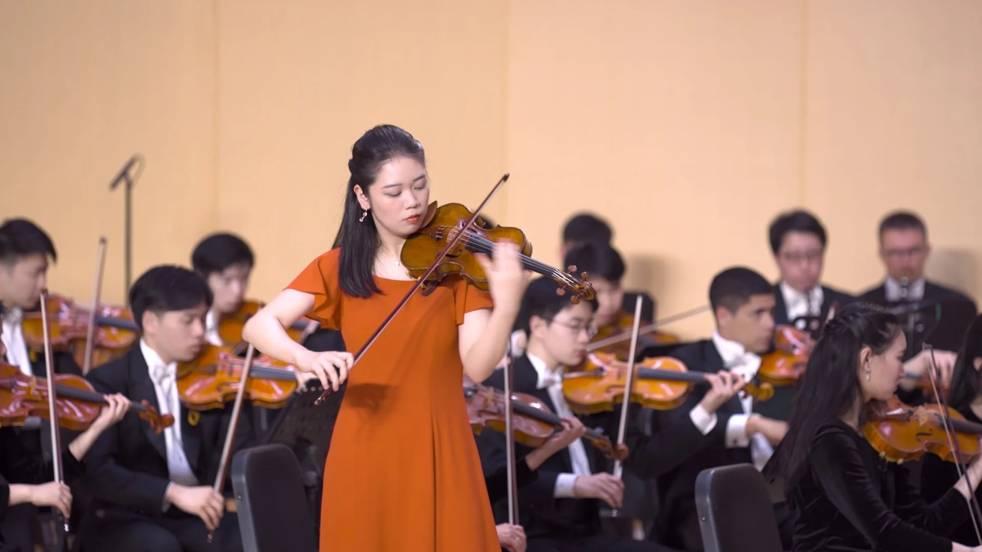 Fei Tian College students in artistic training