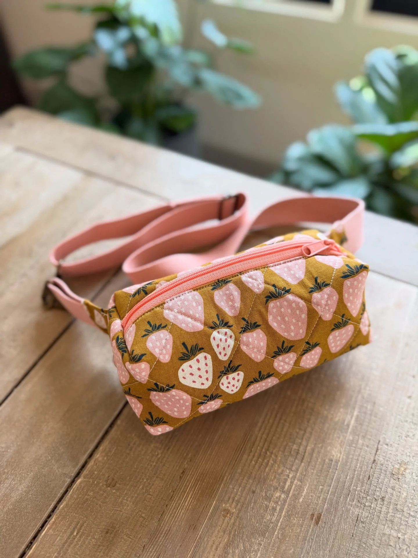 Just a little afternoon photo shoot while the natural light is good. I&rsquo;ve had a bunch of bags sitting in my storage area, and honestly&hellip;they need homes! But they can&rsquo;t find homes if no one knows what they look like. 

And now onto t