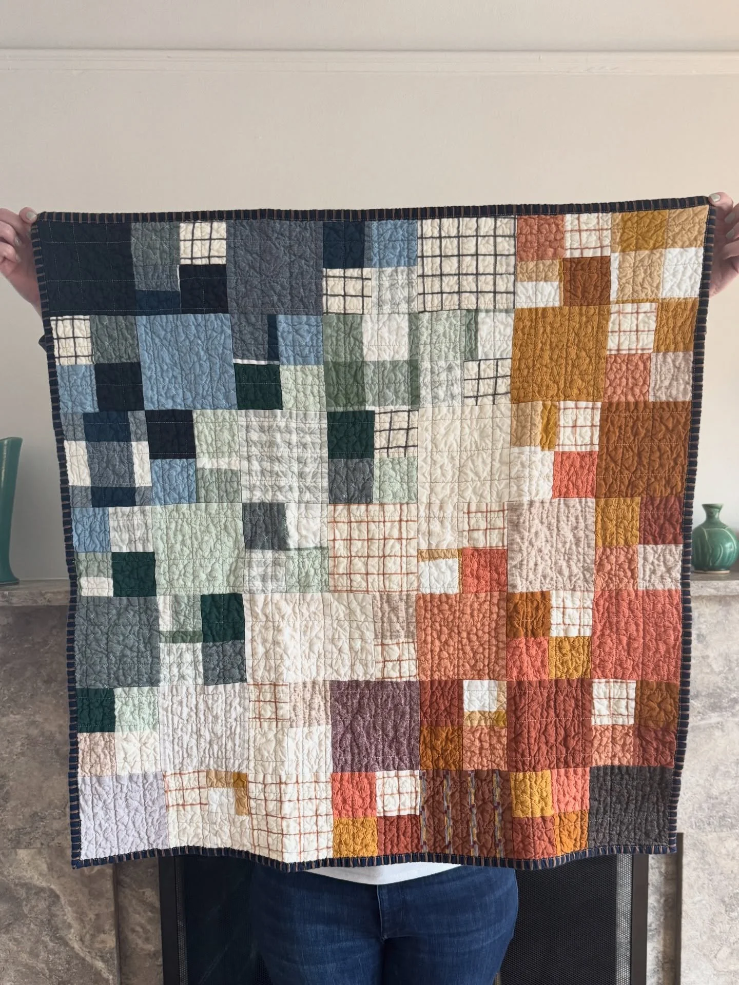#igquiltfest has already gotten away from me but I&rsquo;m back for Day 8 with scrappy finishes. 

Honestly, 80% of my quilts are what I would call scrappy. Unless I&rsquo;m working with precuts, I usually just like using up things I have in various 