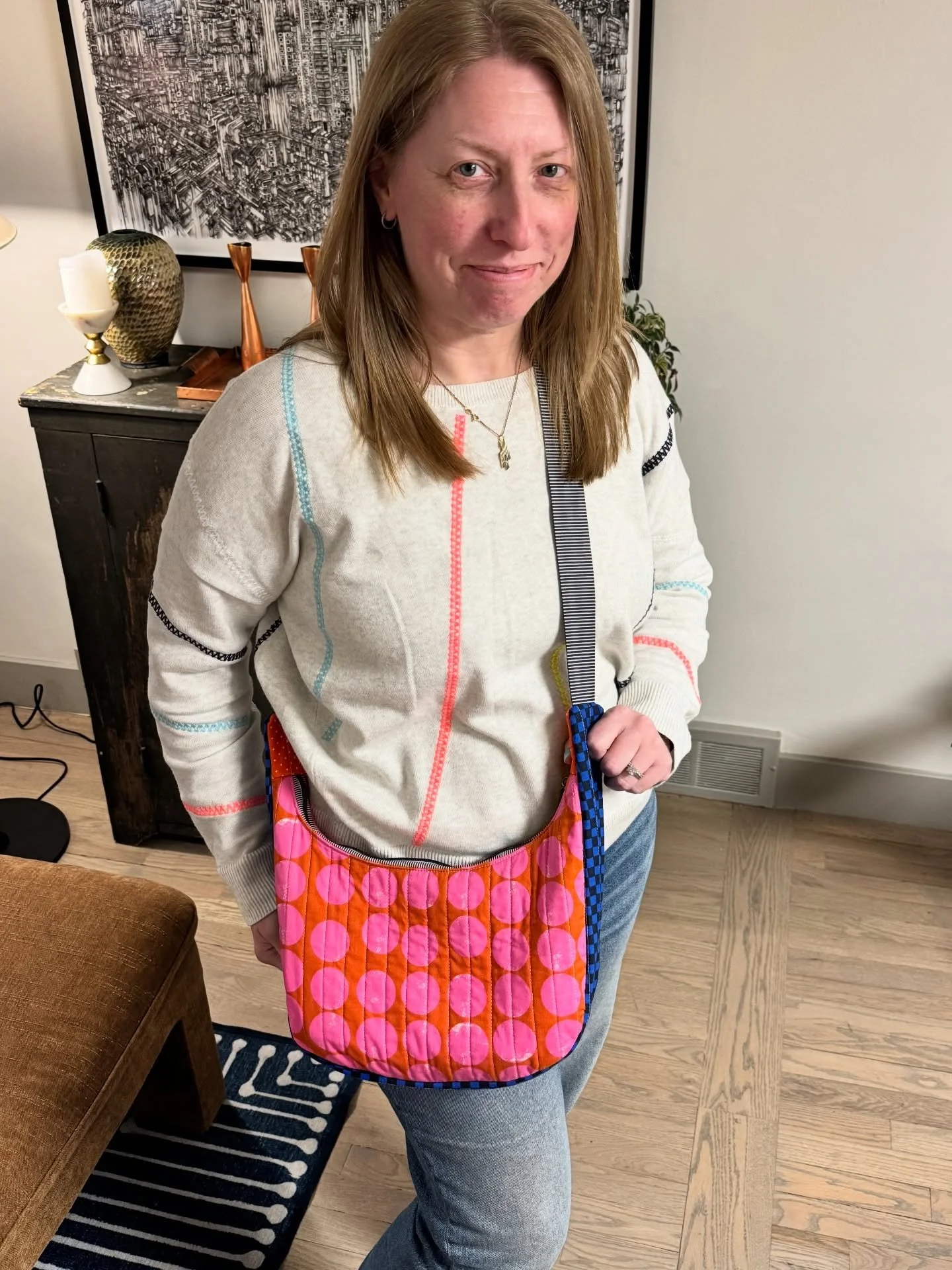 I finally finished my bag! The right colored hardware finally arrived and I went straight to my sewing machine to attach the strap. Then I immediately loaded the bag with my wallet, keys, and reading glasses (I did just turn 45&hellip;) so I can use 