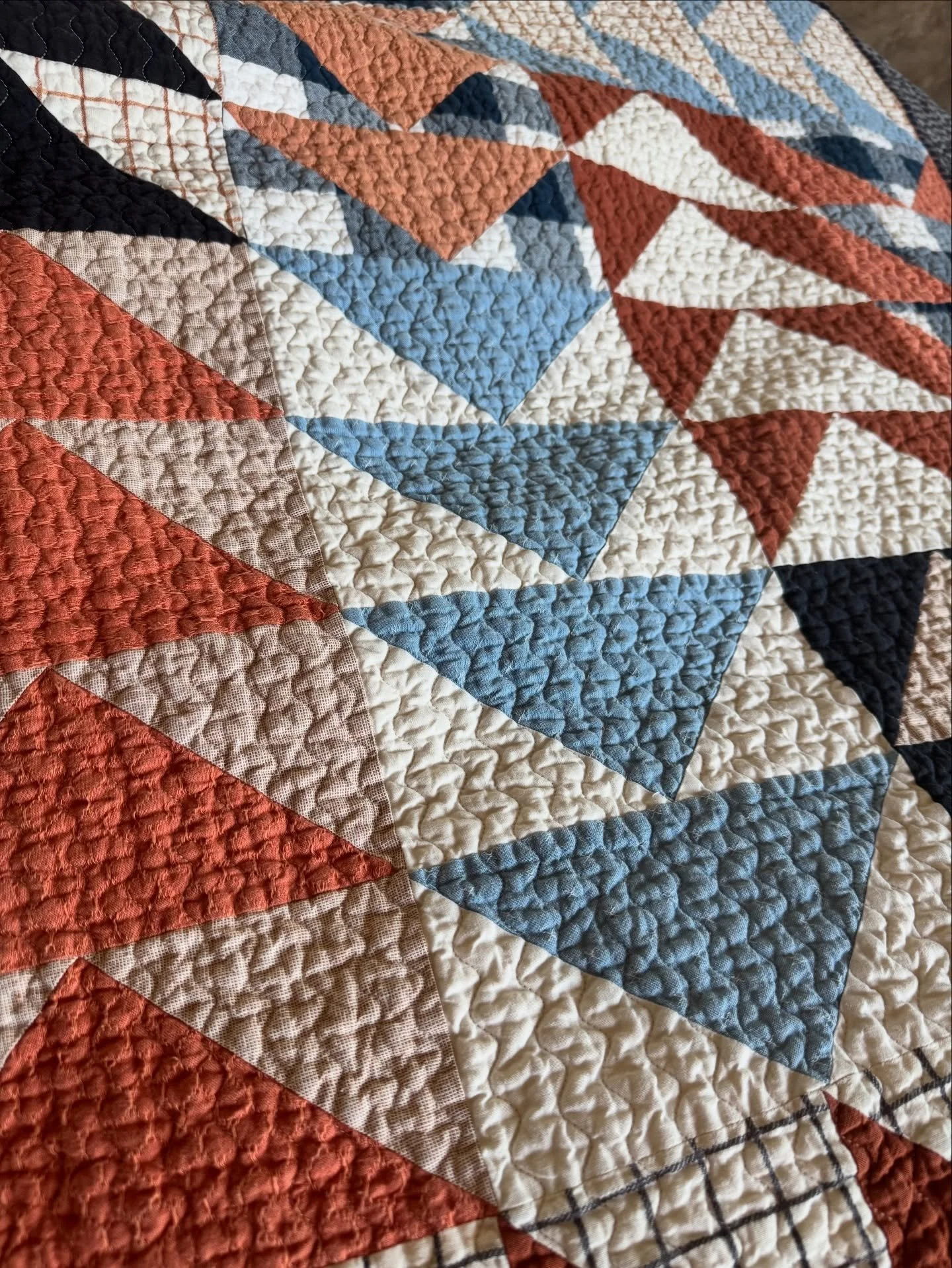Its texture day for #igquiltfest! Here is a crinkle parade. Because, if a quilt doesn&rsquo;t have good crinkle, what is even the point? Three of the pictured quilts are still in my house, partially because the crinkle was so good. 

#igquiltfest2026