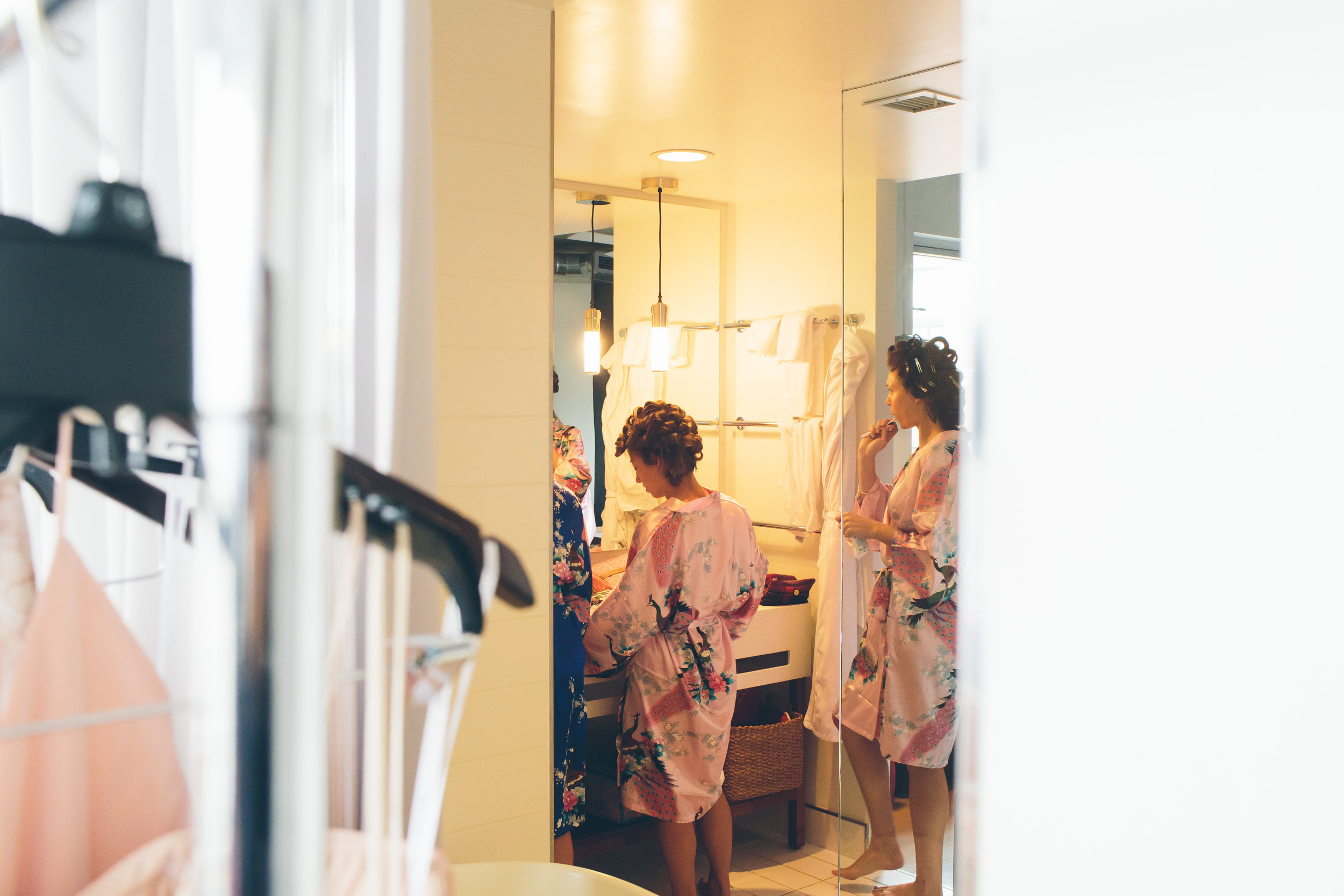 MARYBETH-THOMAS-NYC-WEDDING-BRIDEPREP-CYNTHIACHUNG-0026.jpg