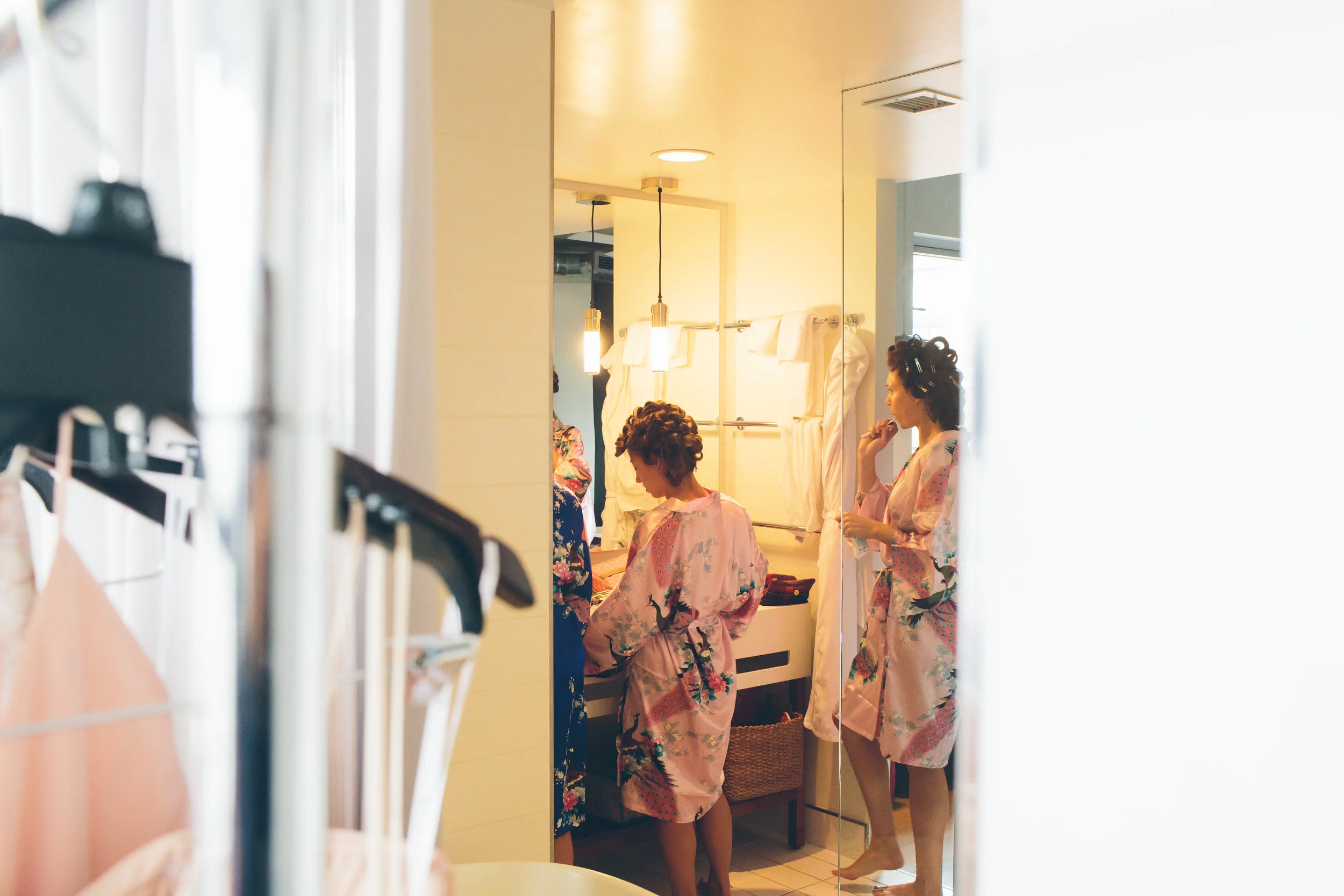MARYBETH-THOMAS-NYC-WEDDING-BRIDEPREP-CYNTHIACHUNG-0026.jpg