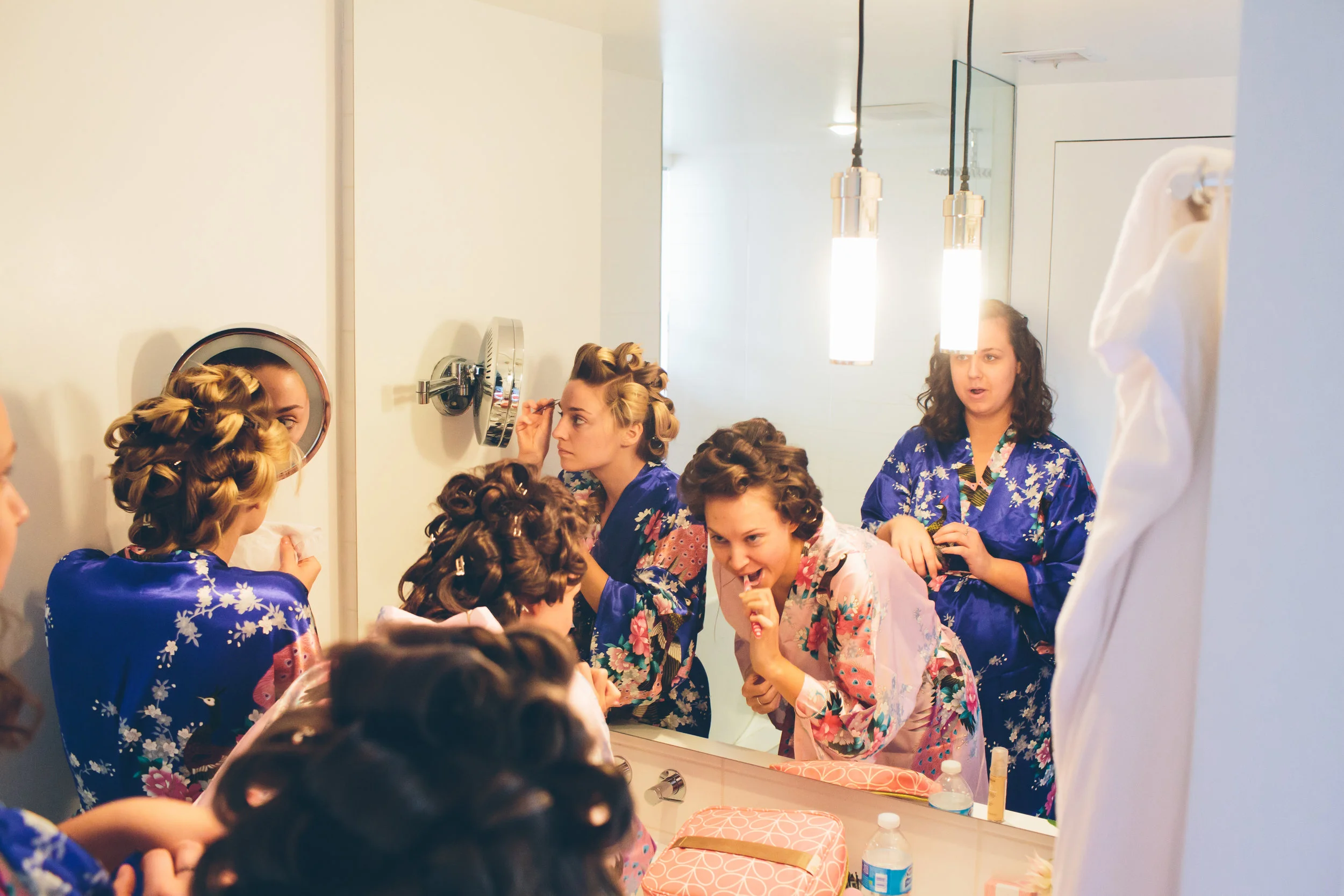 MARYBETH-THOMAS-NYC-WEDDING-BRIDEPREP-CYNTHIACHUNG-0030.jpg
