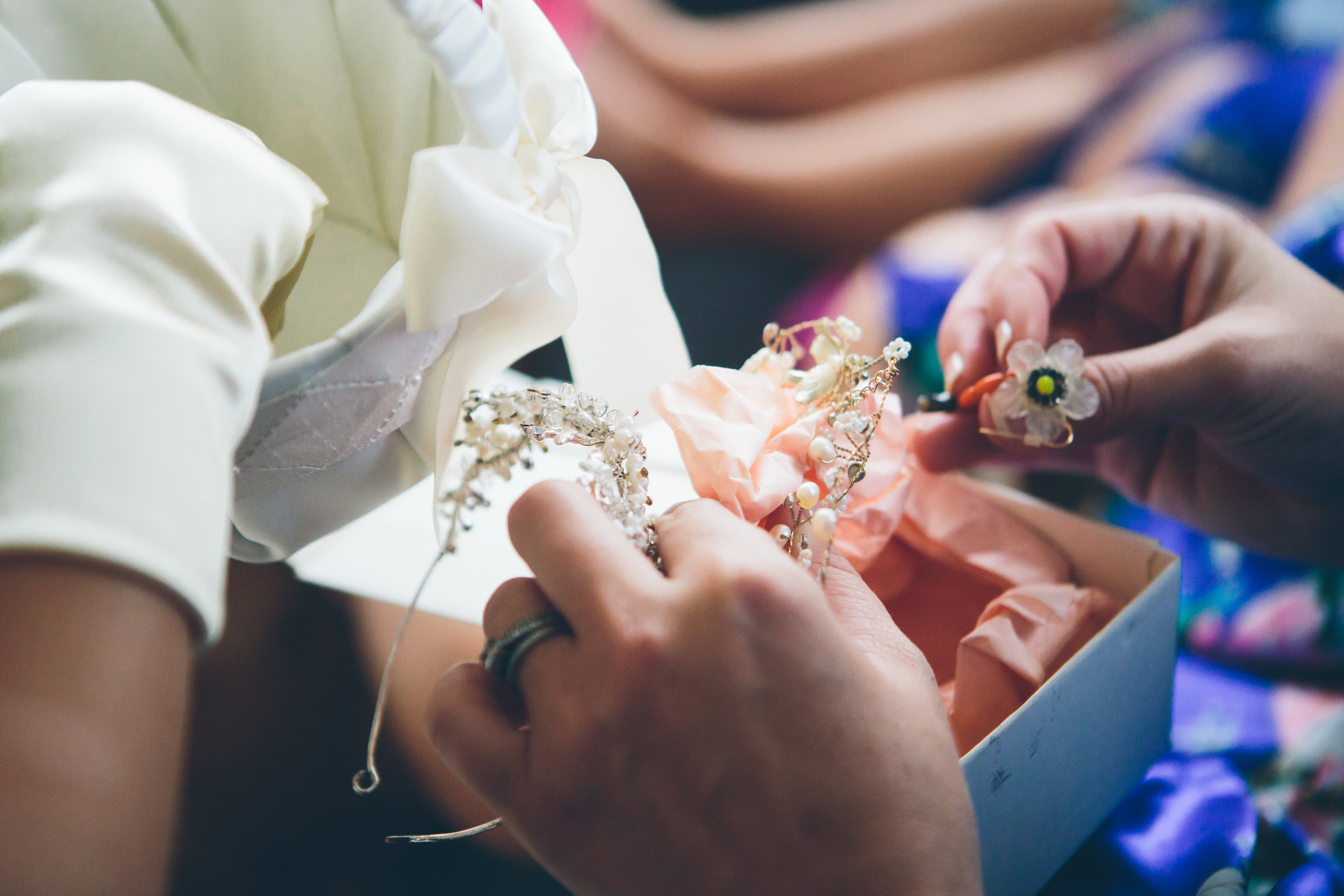 MARYBETH-THOMAS-NYC-WEDDING-BRIDEPREP-CYNTHIACHUNG-0105.jpg