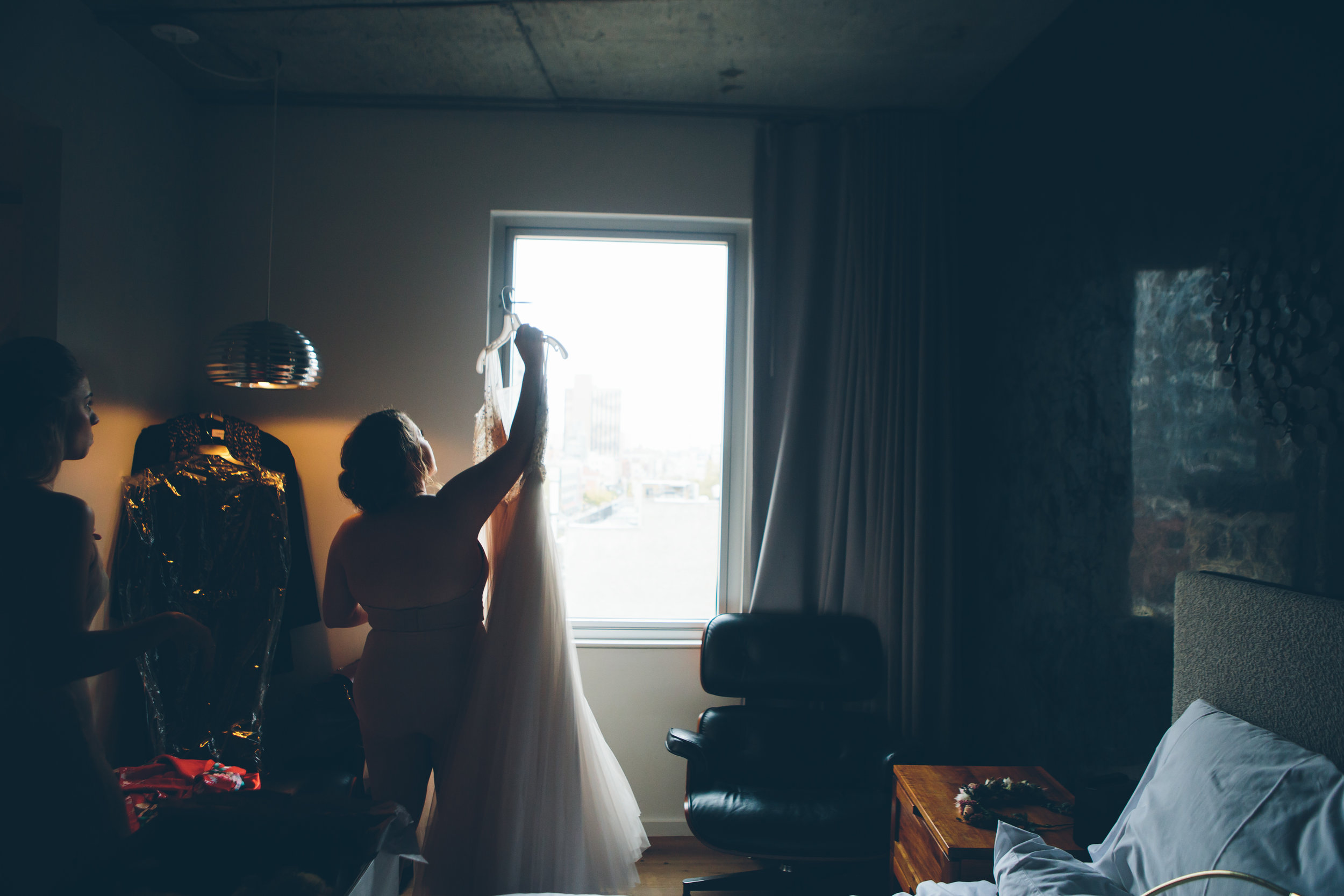 MARYBETH-THOMAS-NYC-WEDDING-BRIDEPREP-CYNTHIACHUNG-0159.jpg