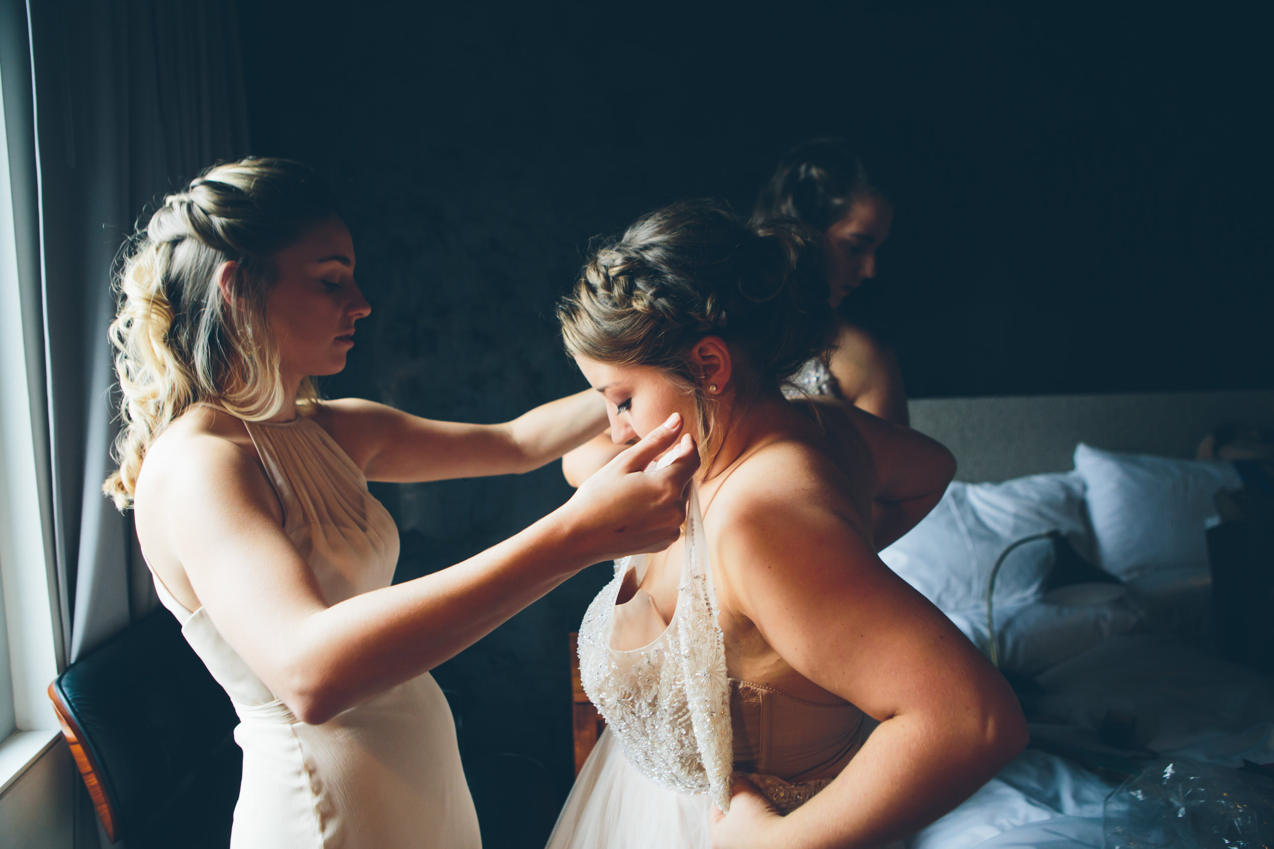 MARYBETH-THOMAS-NYC-WEDDING-BRIDEPREP-CYNTHIACHUNG-0160.jpg