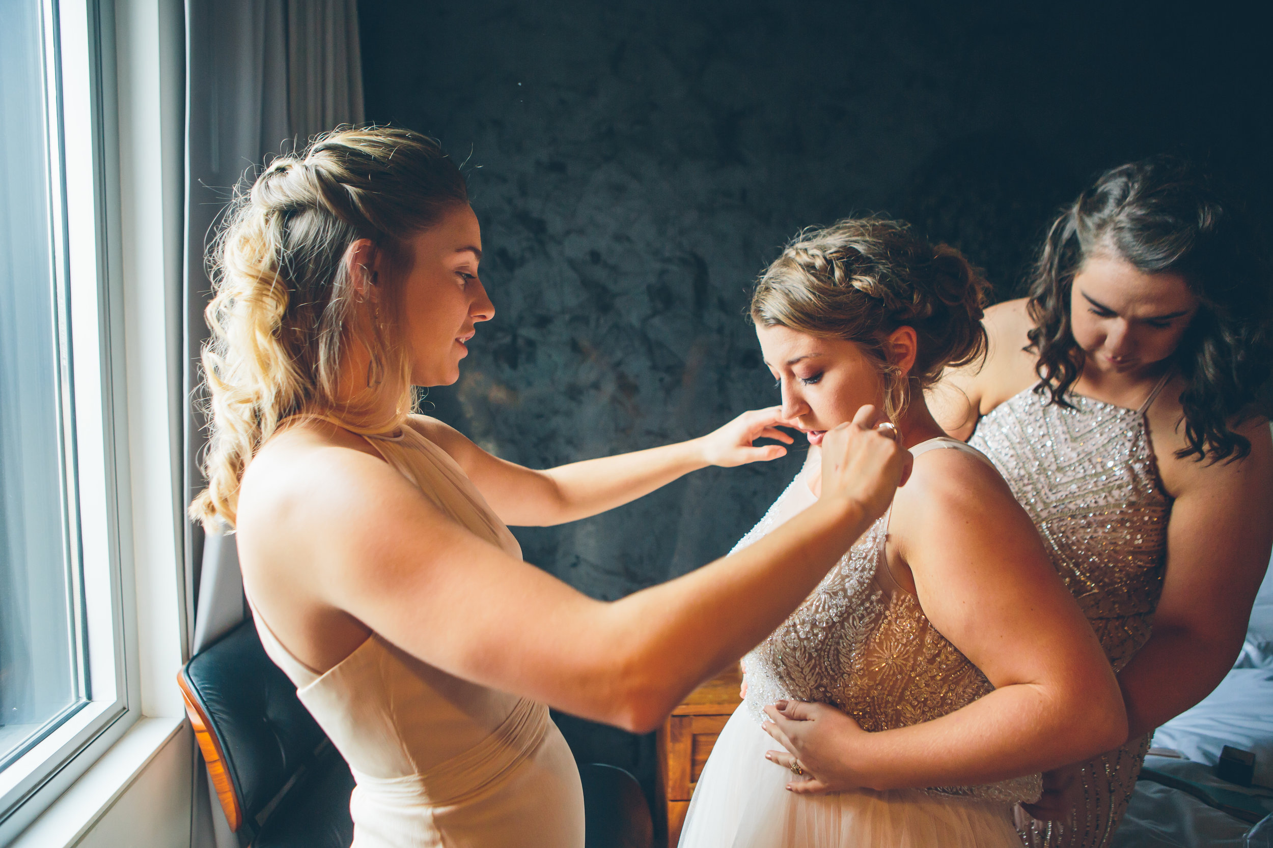 MARYBETH-THOMAS-NYC-WEDDING-BRIDEPREP-CYNTHIACHUNG-0162.jpg