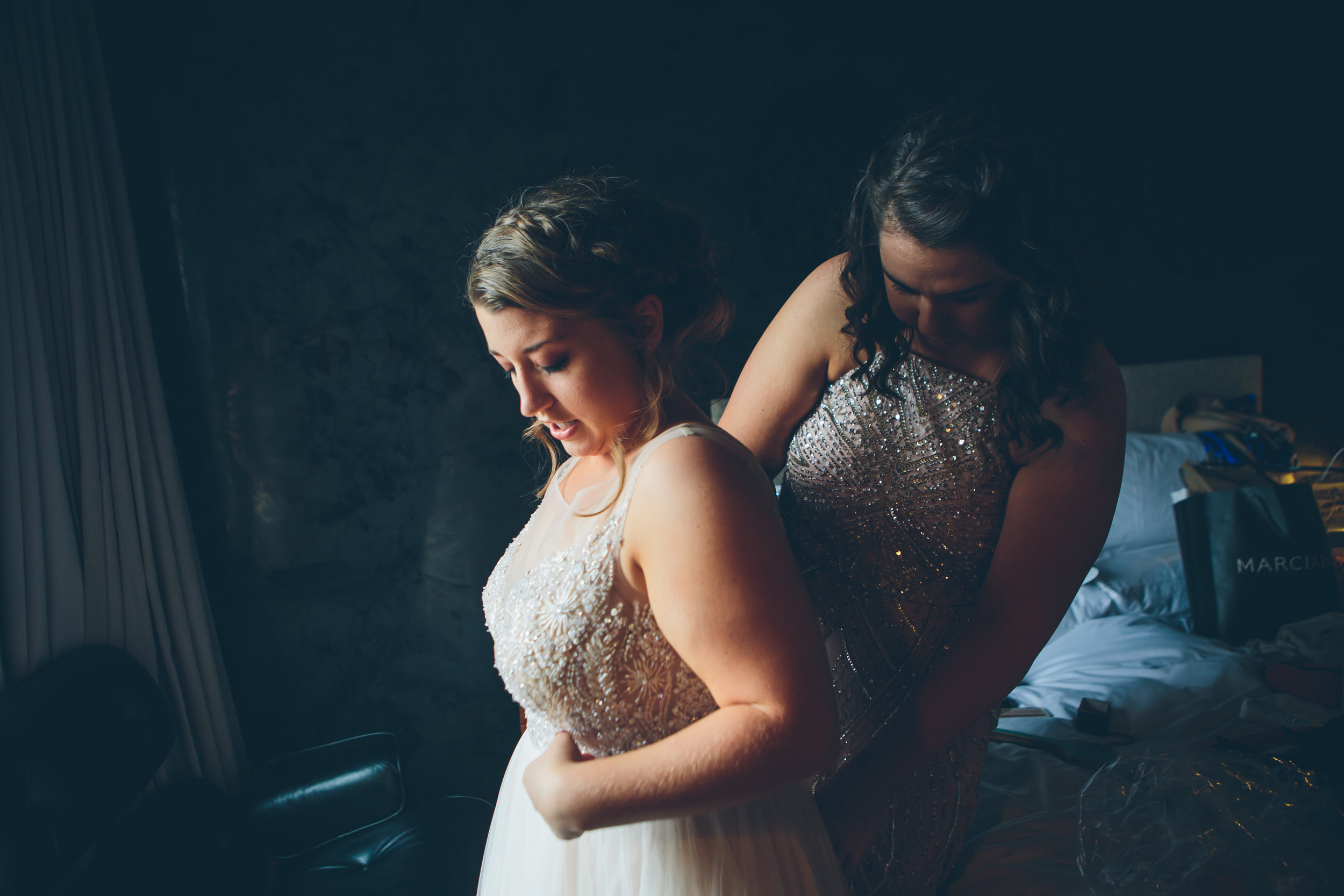 MARYBETH-THOMAS-NYC-WEDDING-BRIDEPREP-CYNTHIACHUNG-0164.jpg