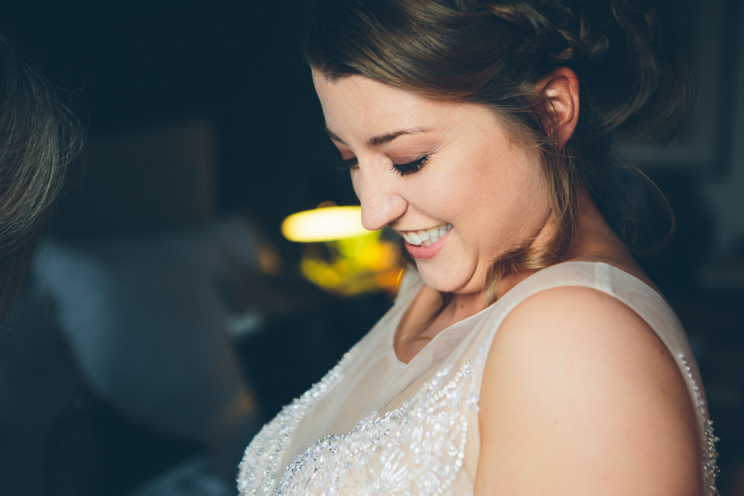 MARYBETH-THOMAS-NYC-WEDDING-BRIDEPREP-CYNTHIACHUNG-0183.jpg
