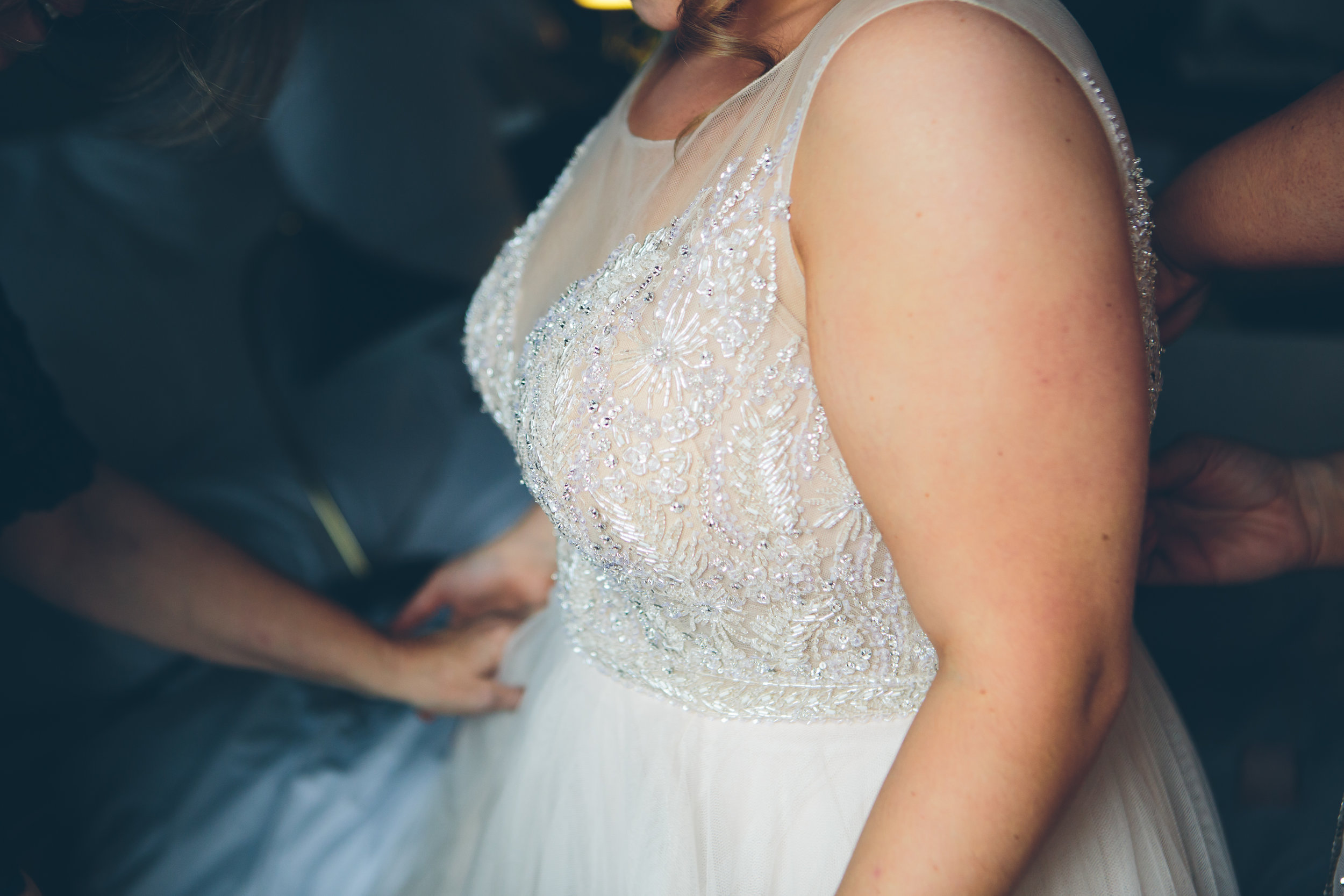 MARYBETH-THOMAS-NYC-WEDDING-BRIDEPREP-CYNTHIACHUNG-0184.jpg