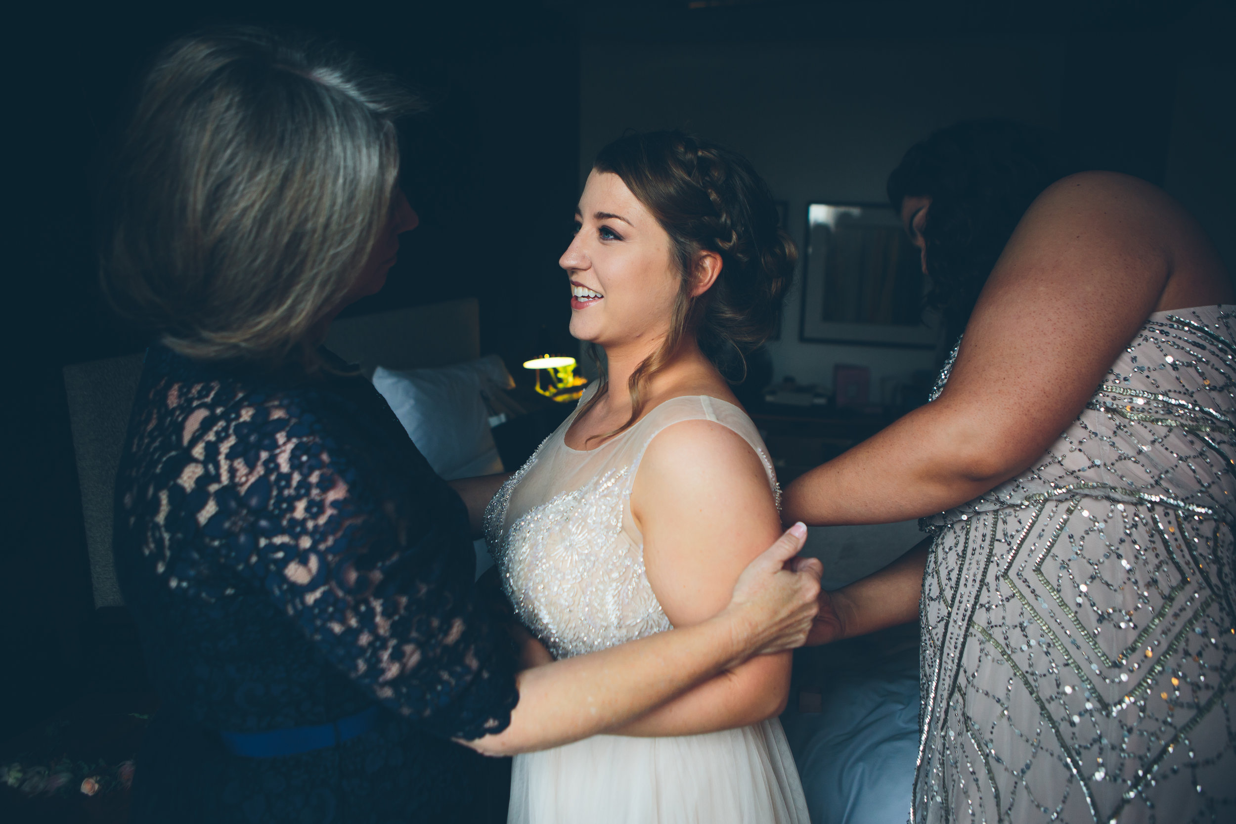 MARYBETH-THOMAS-NYC-WEDDING-BRIDEPREP-CYNTHIACHUNG-0186.jpg