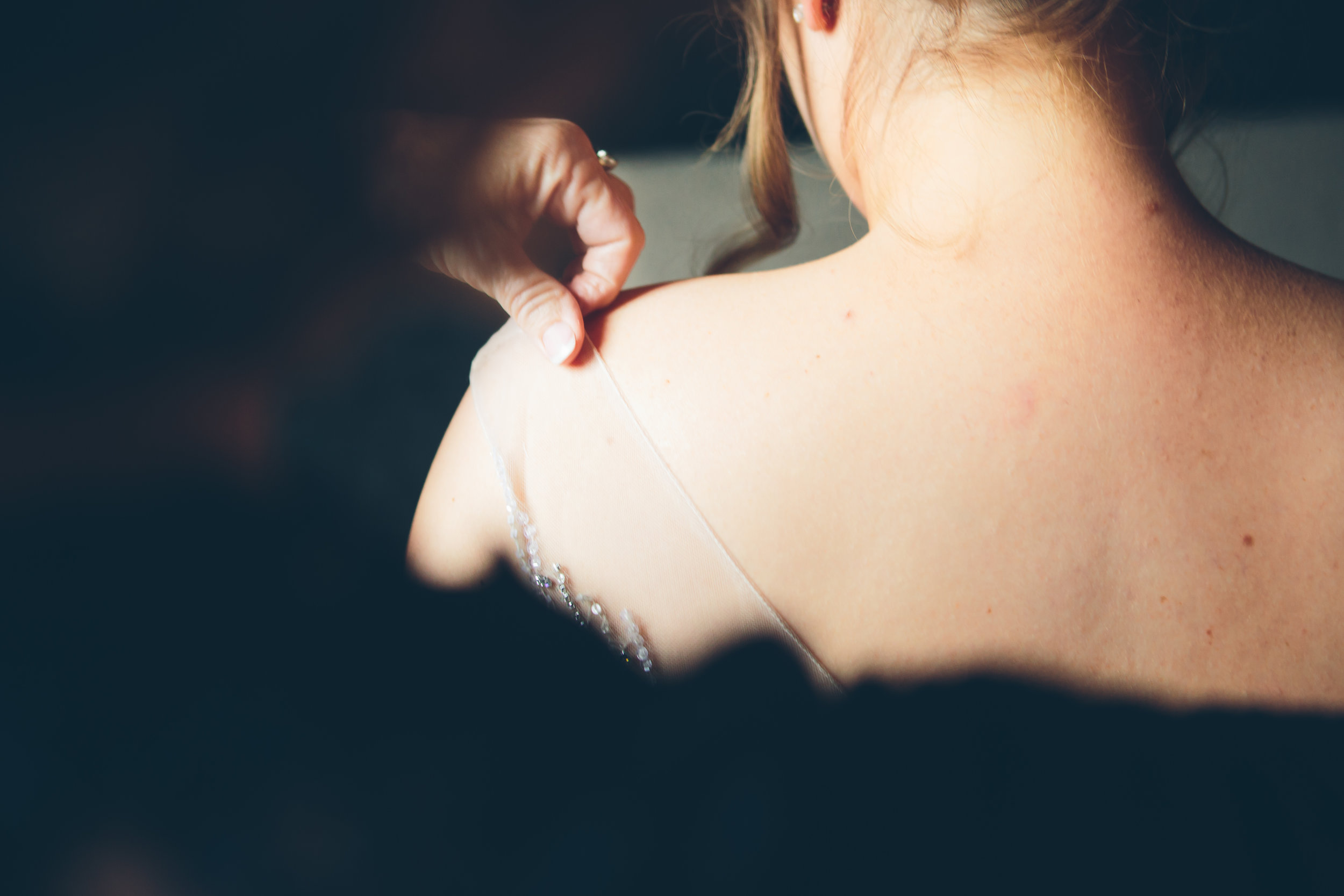 MARYBETH-THOMAS-NYC-WEDDING-BRIDEPREP-CYNTHIACHUNG-0195.jpg