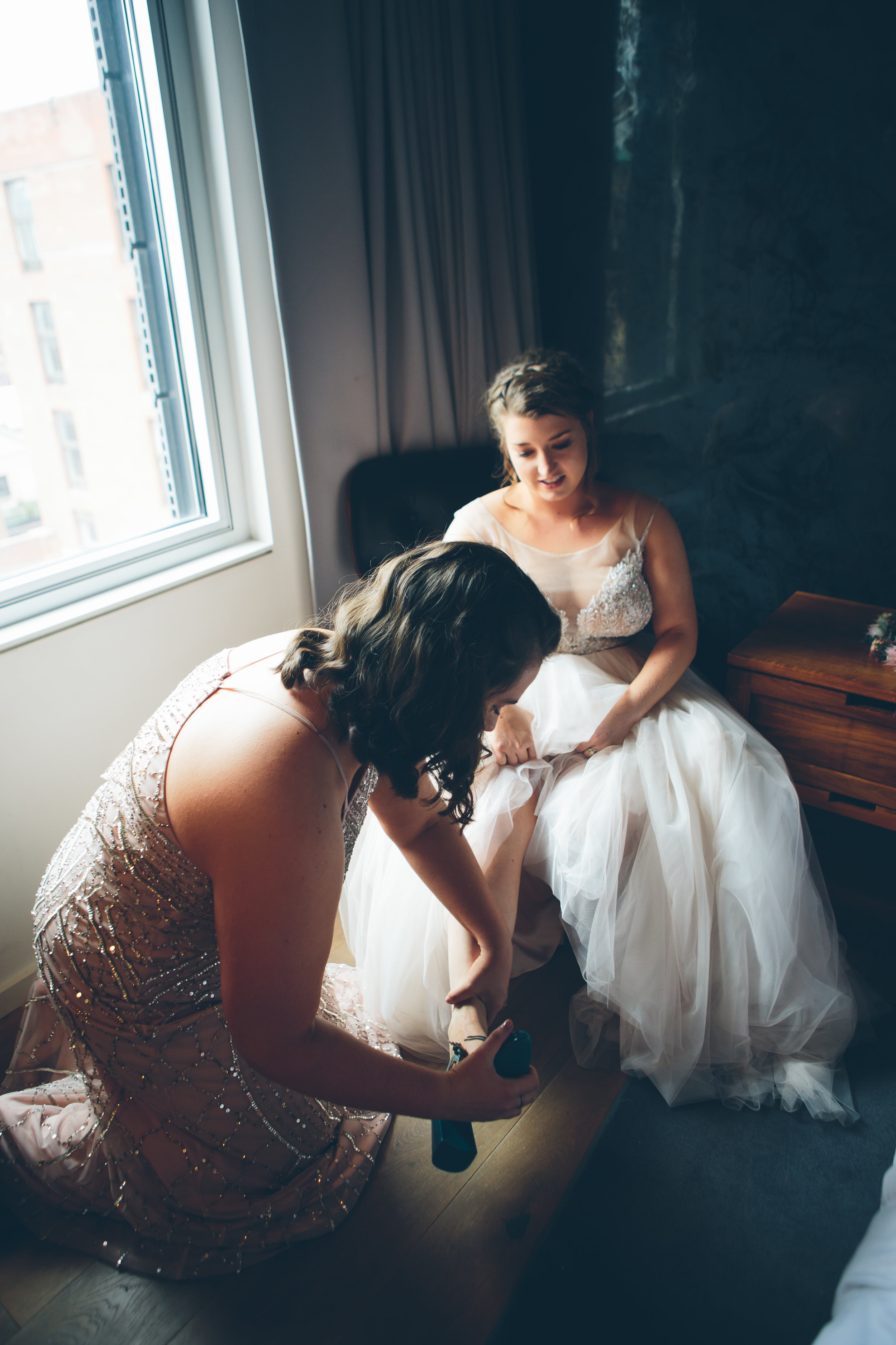 MARYBETH-THOMAS-NYC-WEDDING-BRIDEPREP-CYNTHIACHUNG-0198.jpg