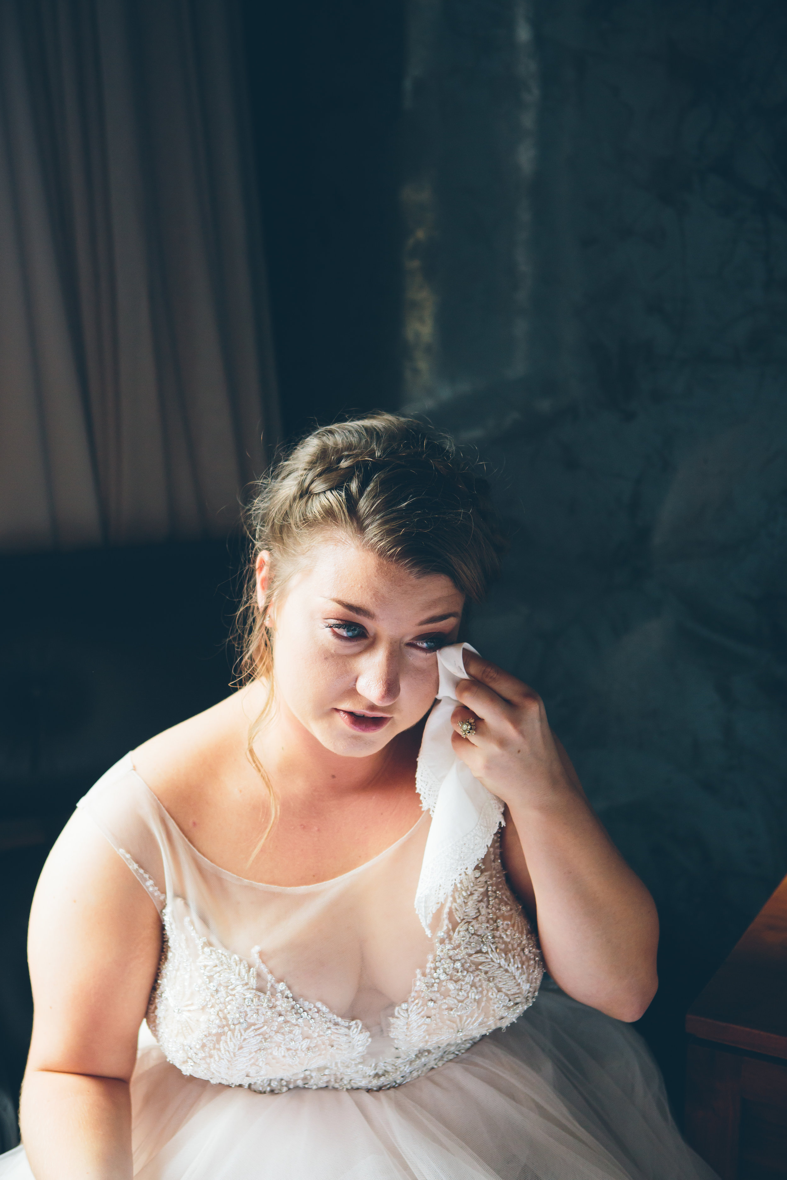 MARYBETH-THOMAS-NYC-WEDDING-BRIDEPREP-CYNTHIACHUNG-0235.jpg