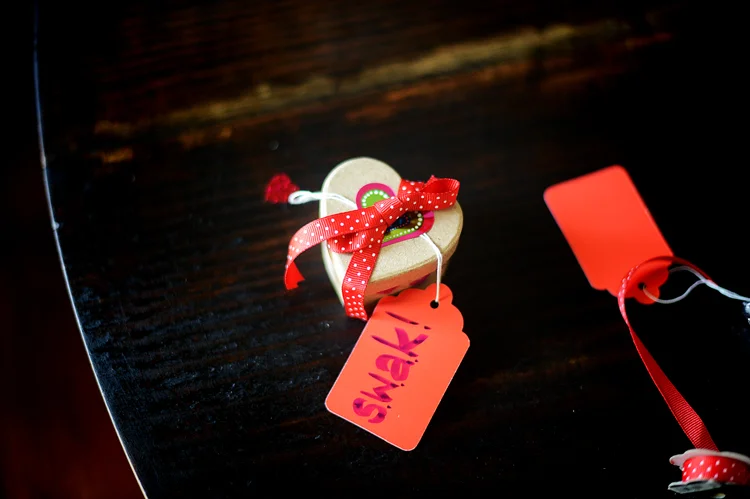 a valentine's day craft for kids with moms who are *completely* uncrafty