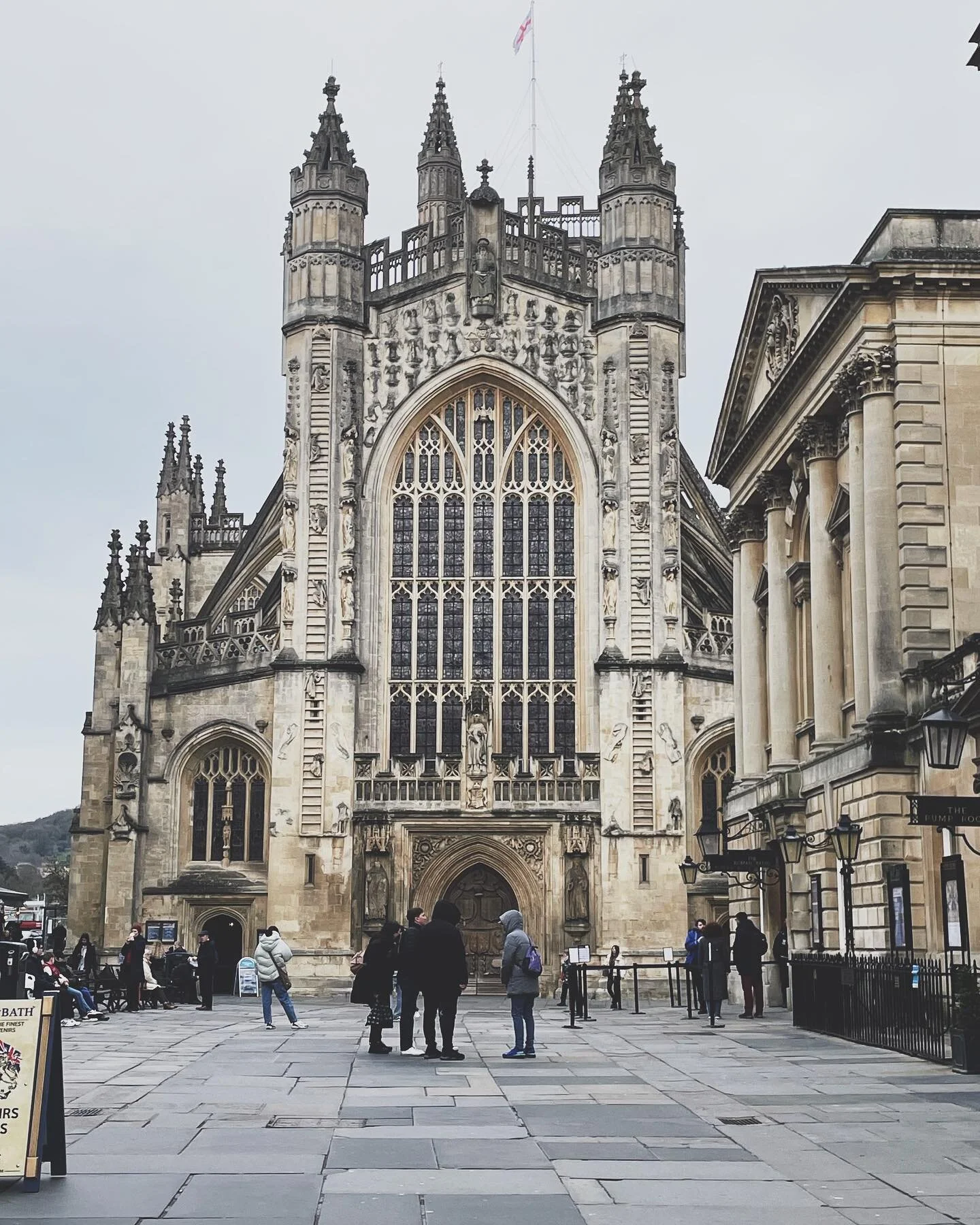 Managed to take a break from work today to take a walk around the city &mdash; it wasn&rsquo;t raining, and it&rsquo;s likely to rain all day tomorrow, so took the chance while we could! Here&rsquo;s what we saw:

1. Bath Abbey. Apparently this locat