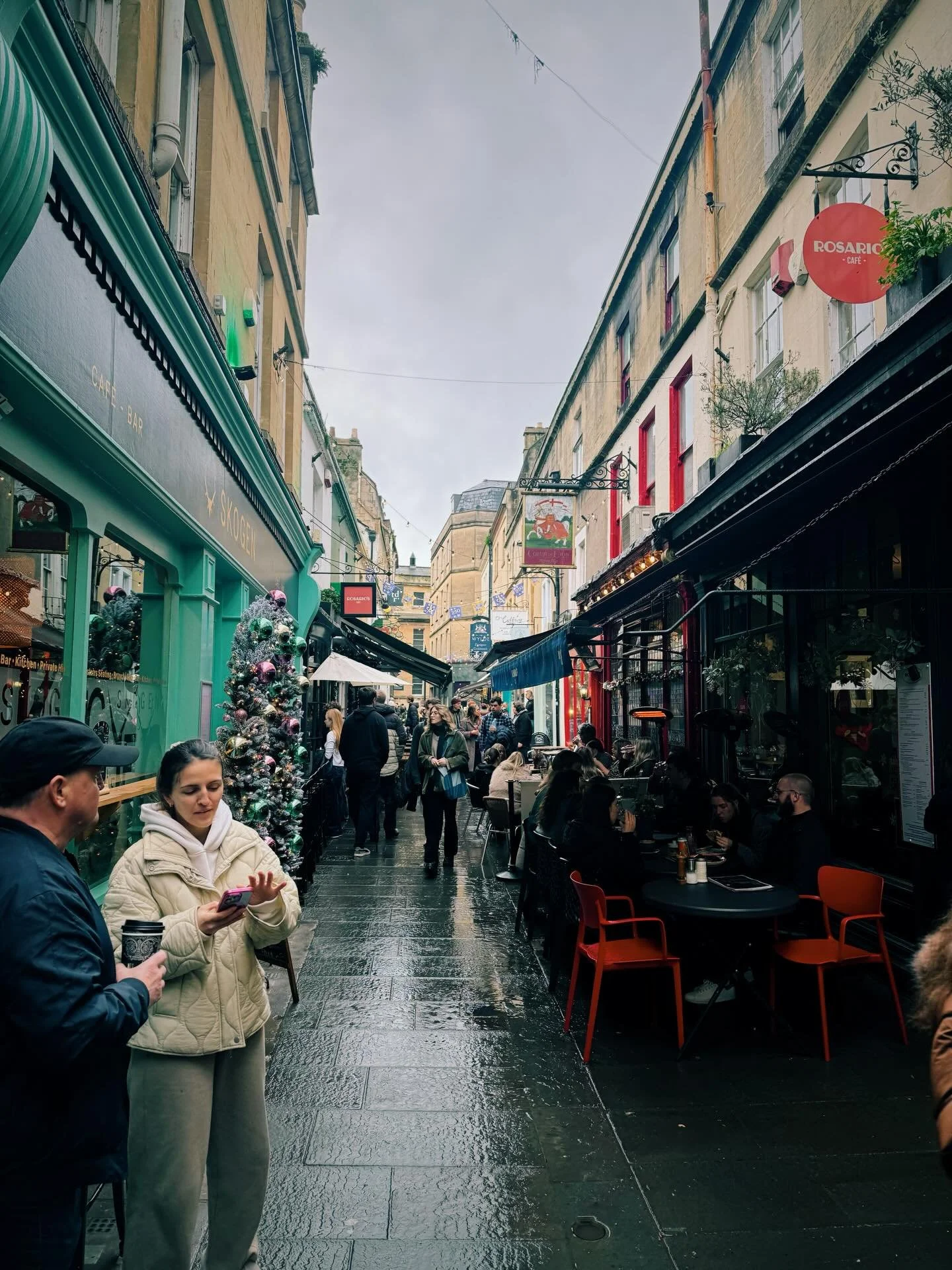 Last night was my last speaking event of the year &mdash; and now I&rsquo;m free to get into the Christmas spirit! 🎄So today, during a break in the (ever-persistent) rain, I walked into town to check out the Bath Christmas market.

It was mobbed.
I 
